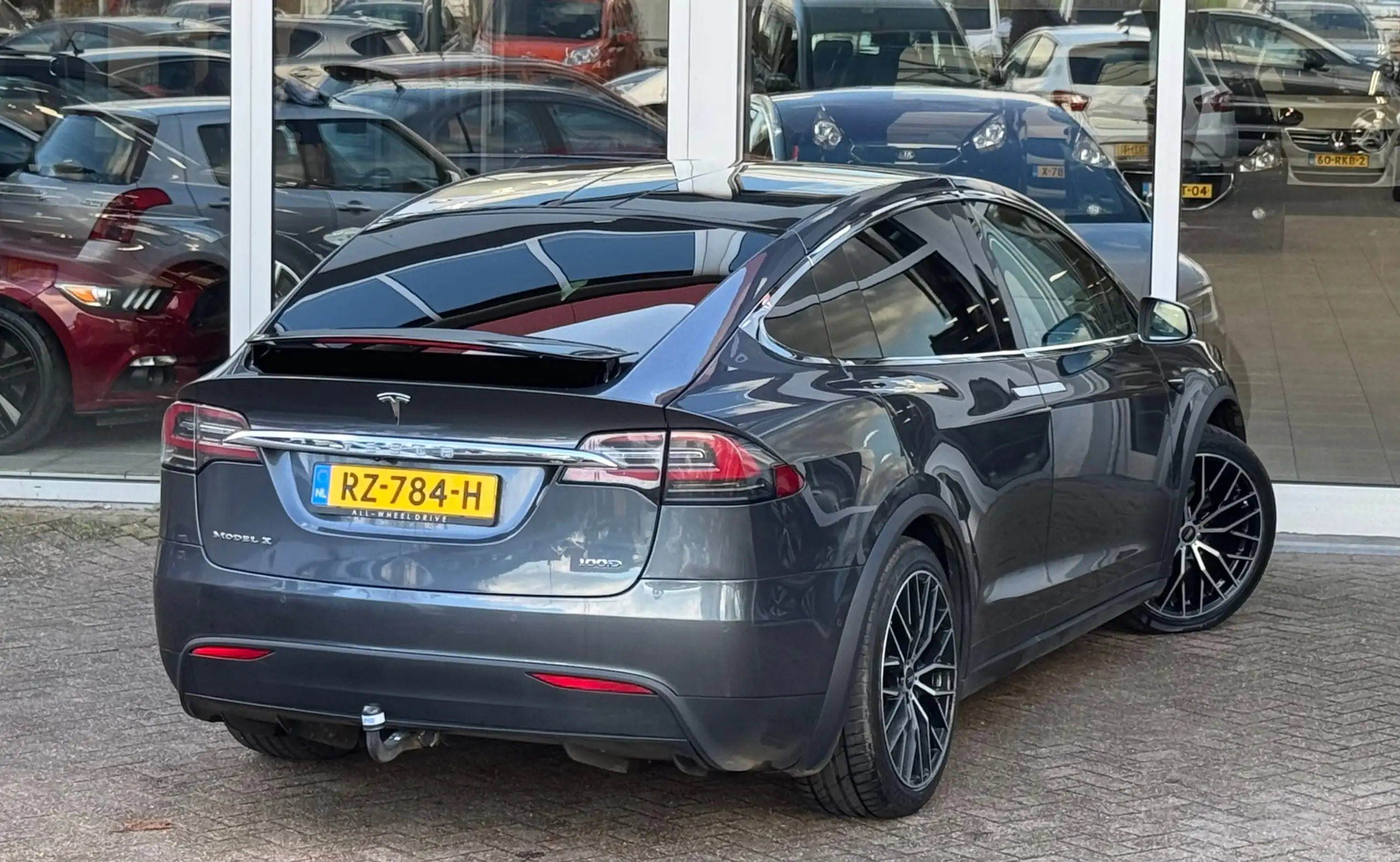 Tesla - Model X