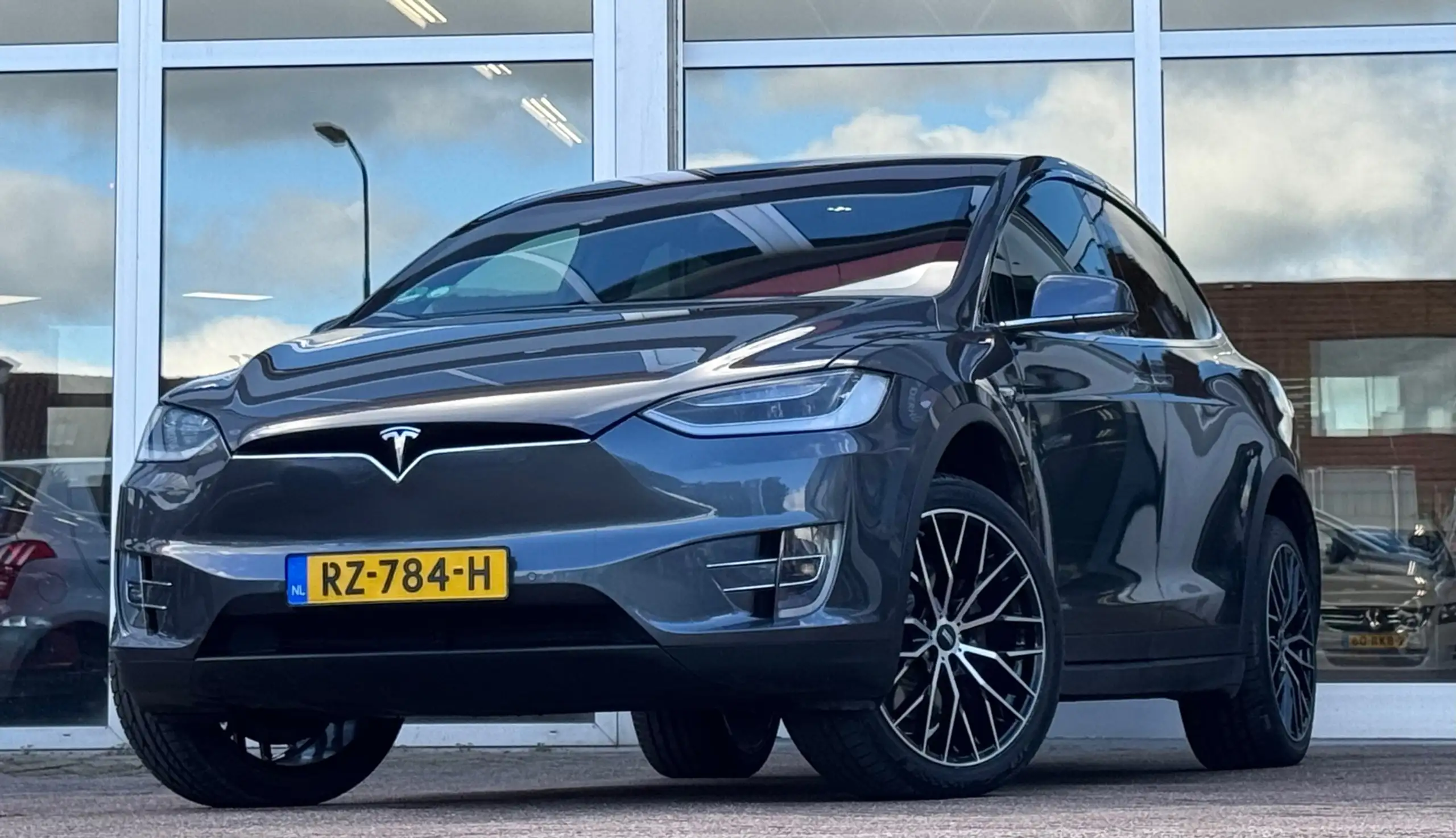 Tesla - Model X