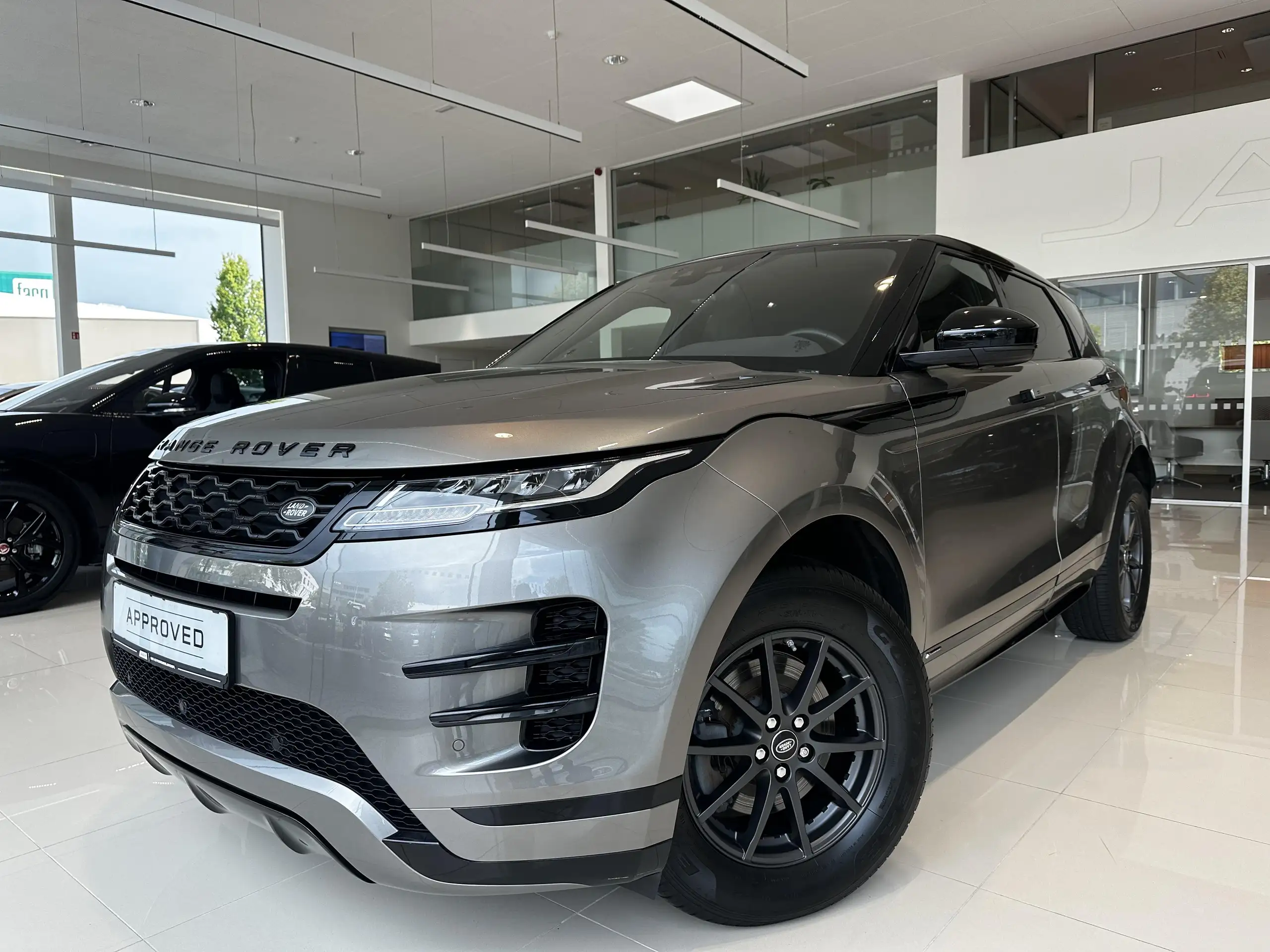 Land Rover - Range Rover Evoque