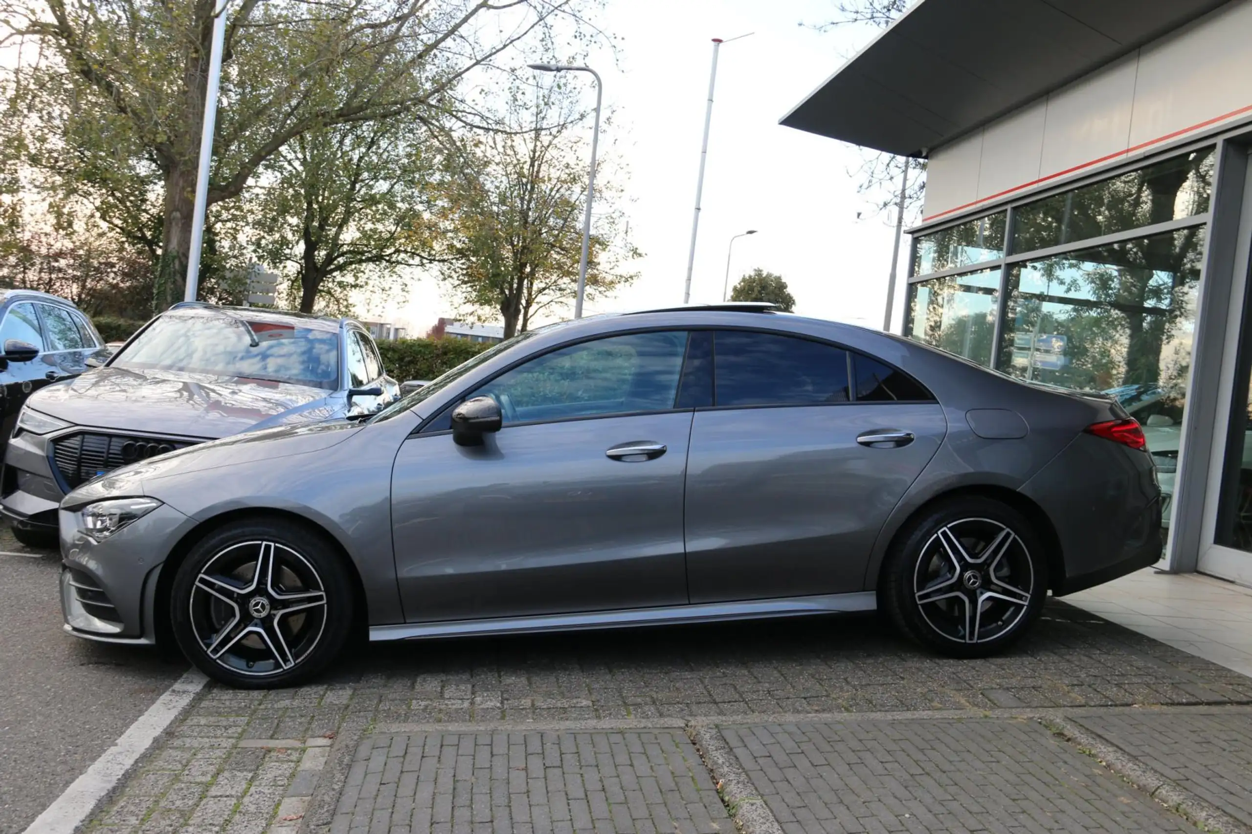 Mercedes-Benz - CLA 250