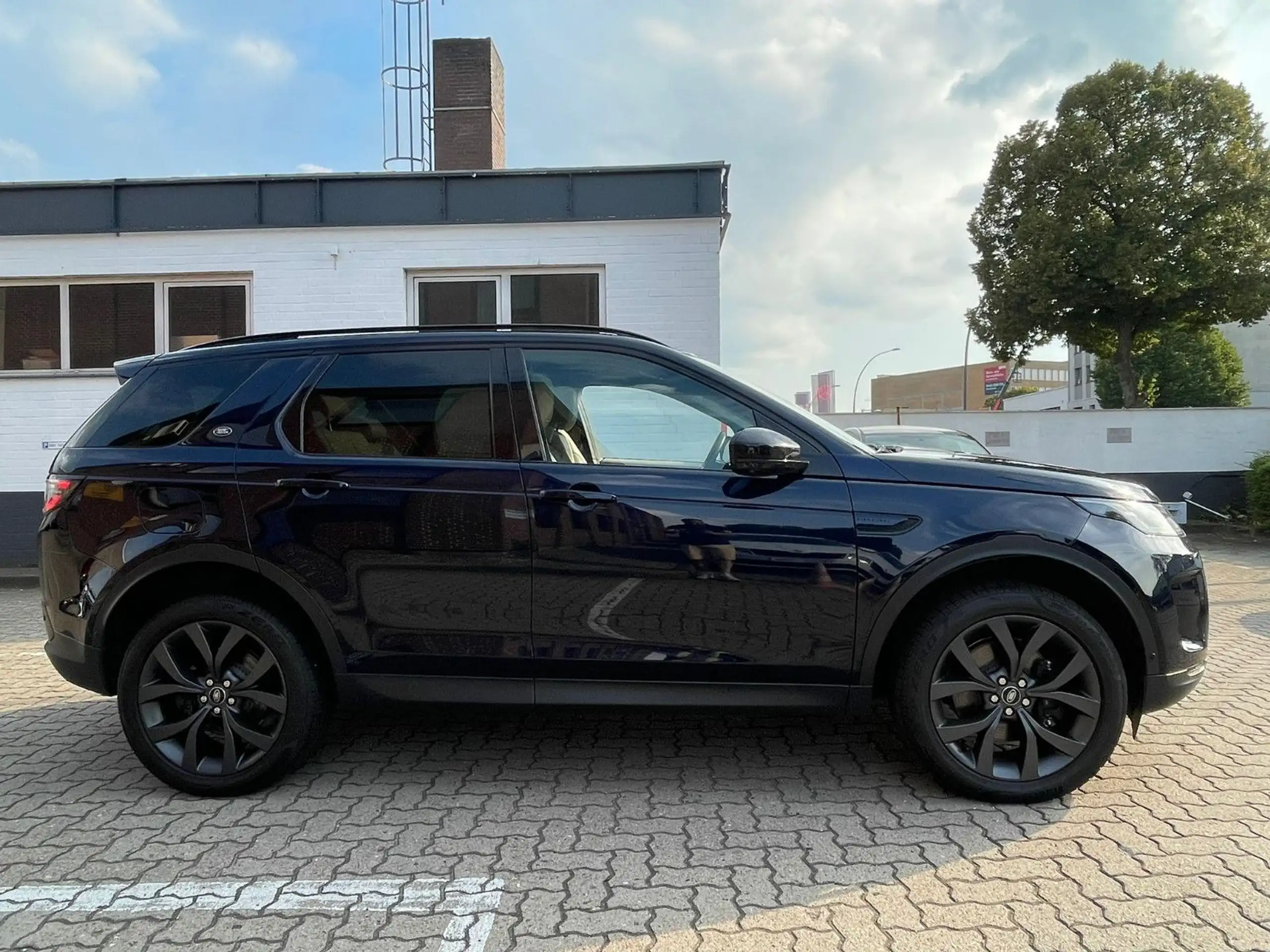 Land Rover - Discovery Sport