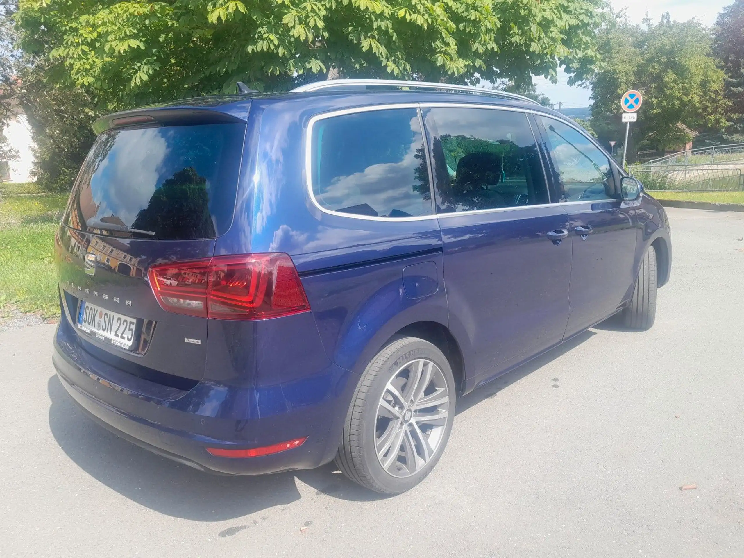 SEAT - Alhambra