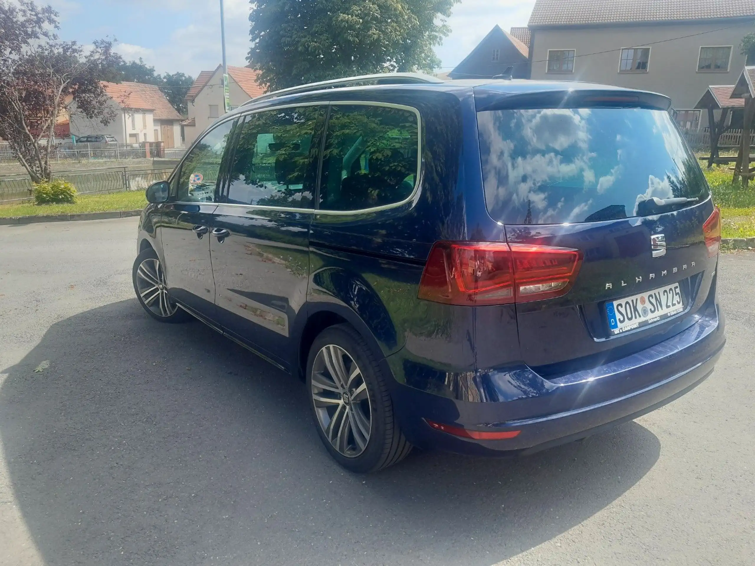 SEAT - Alhambra