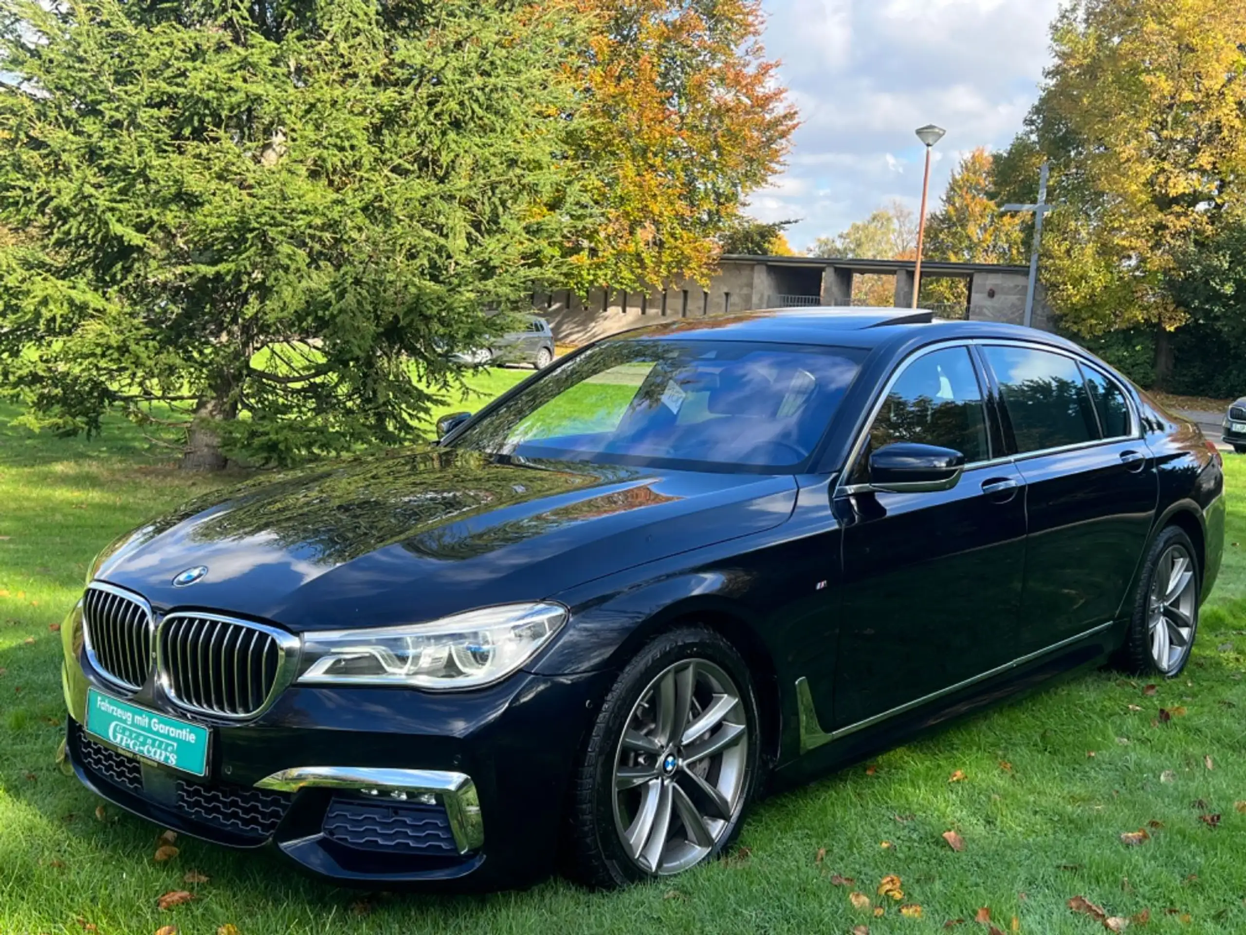 BMW 750 2016