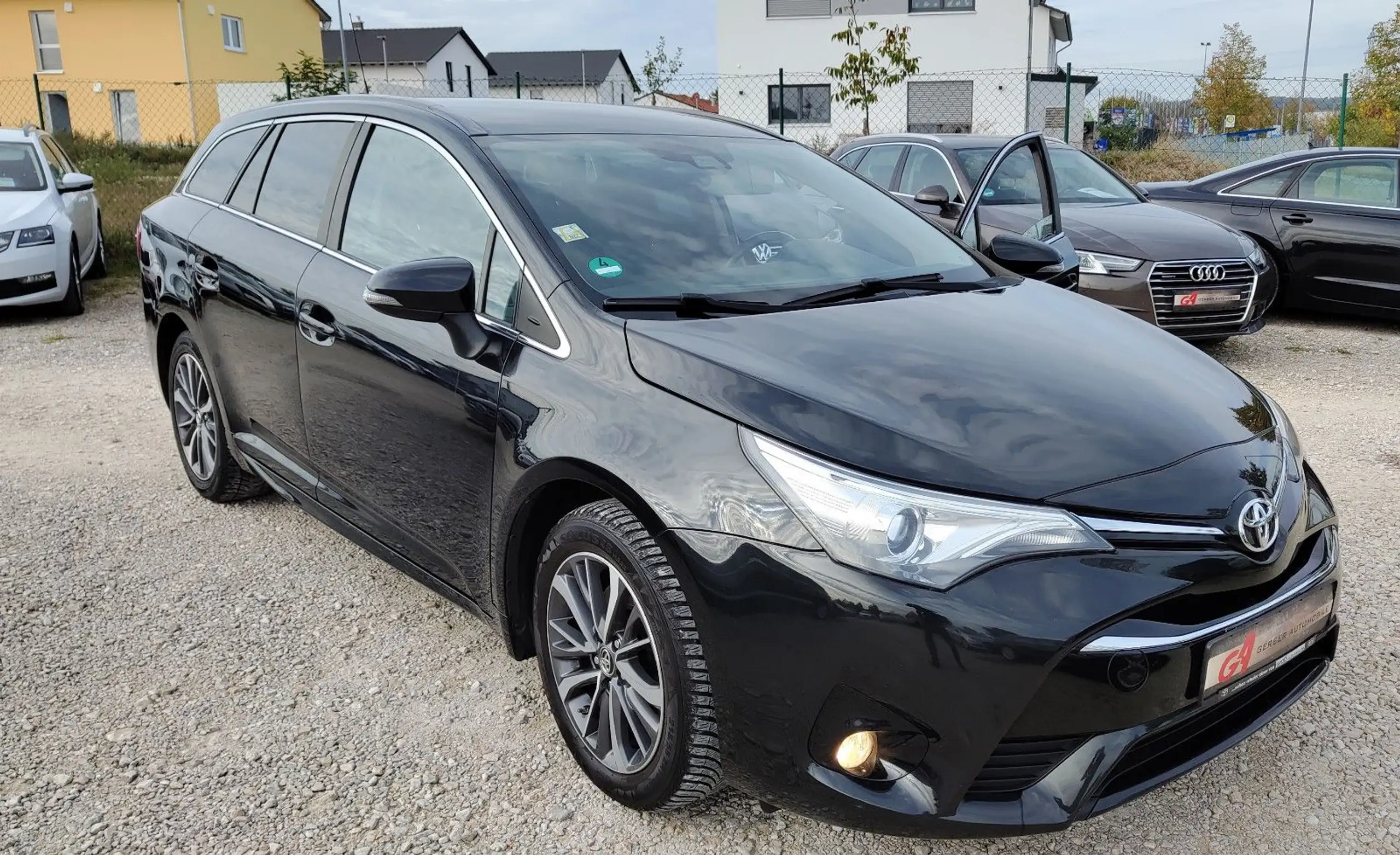 Toyota - Avensis