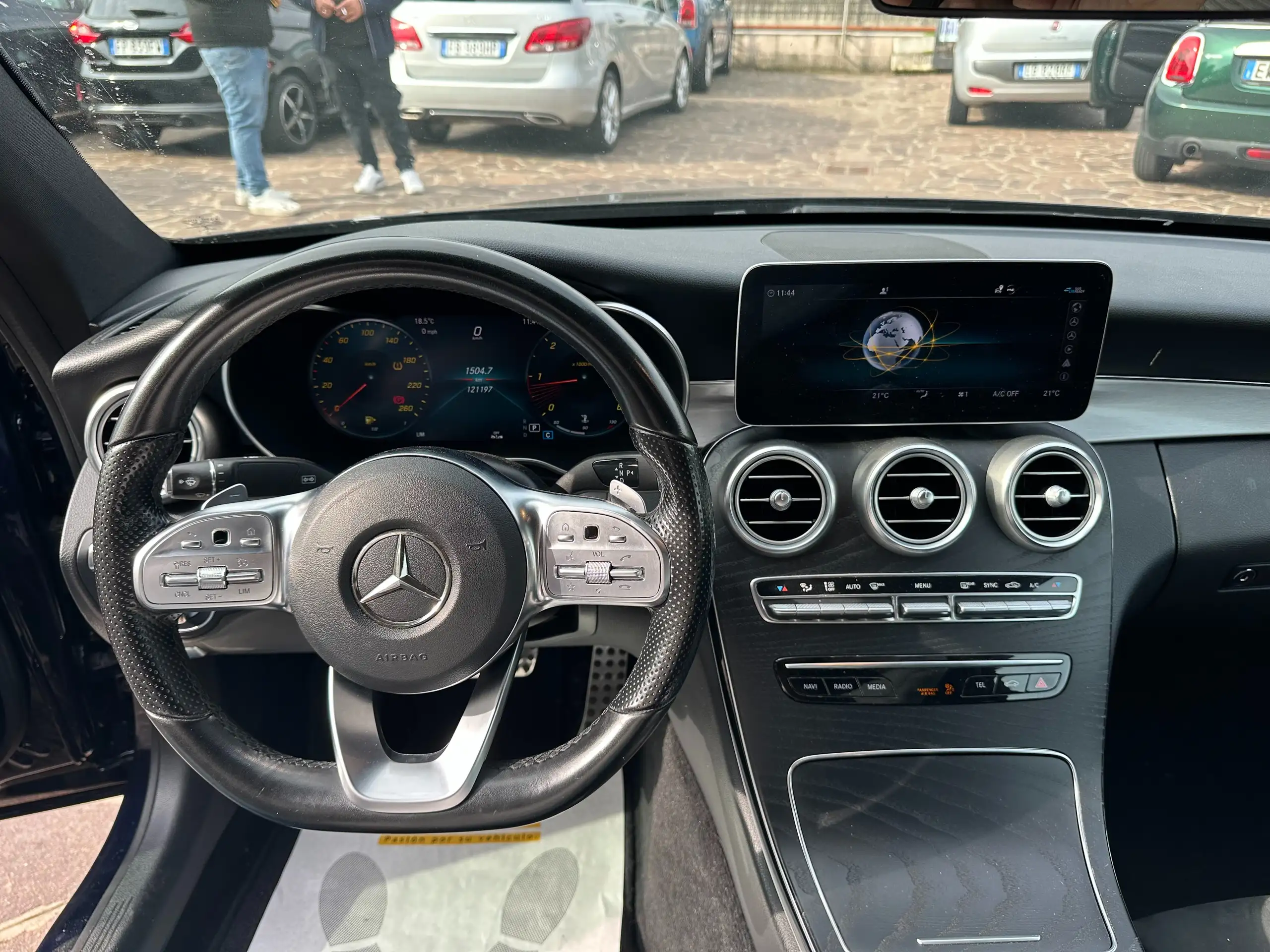 Mercedes-Benz - C 220