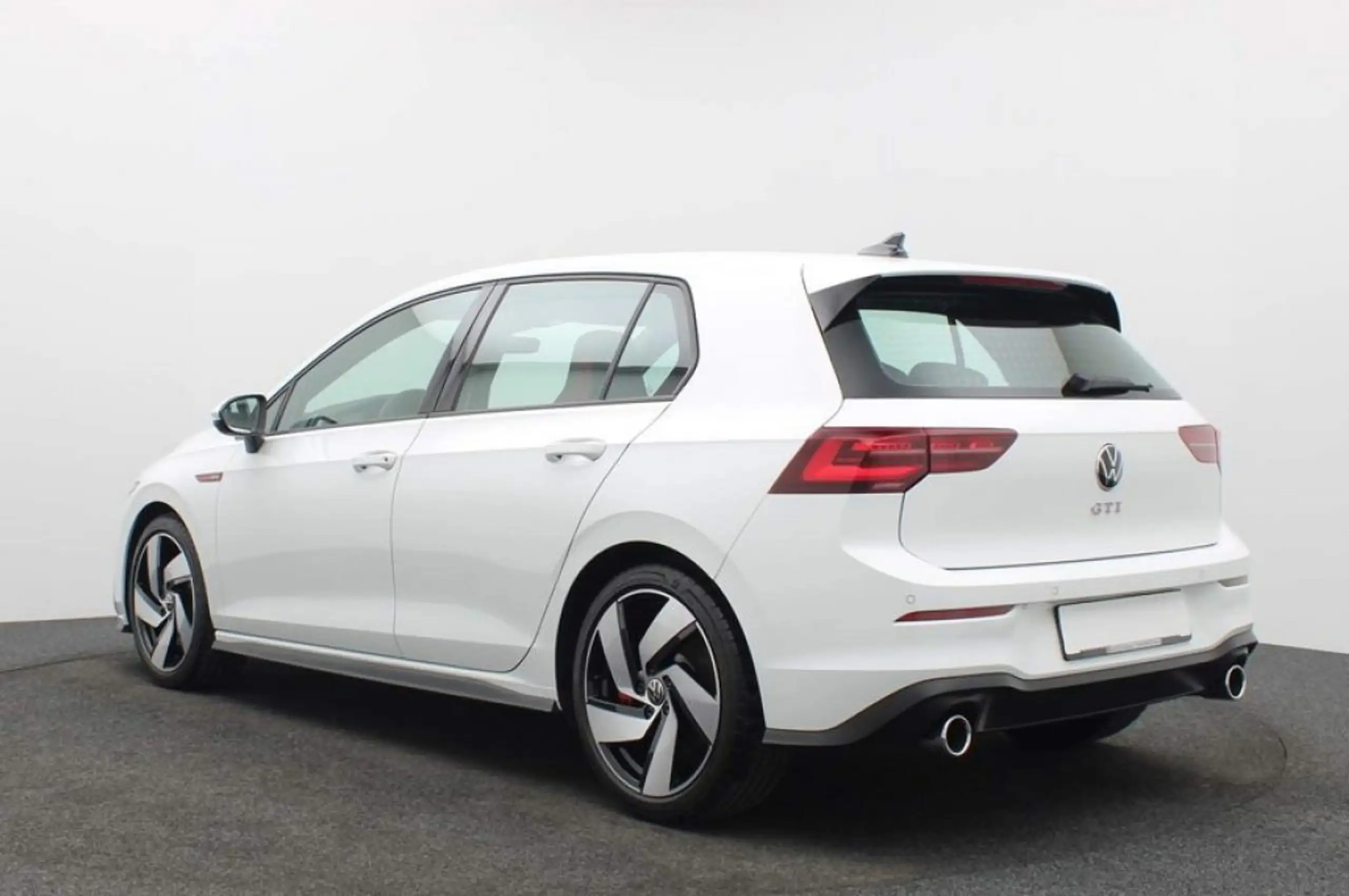 Volkswagen - Golf GTI