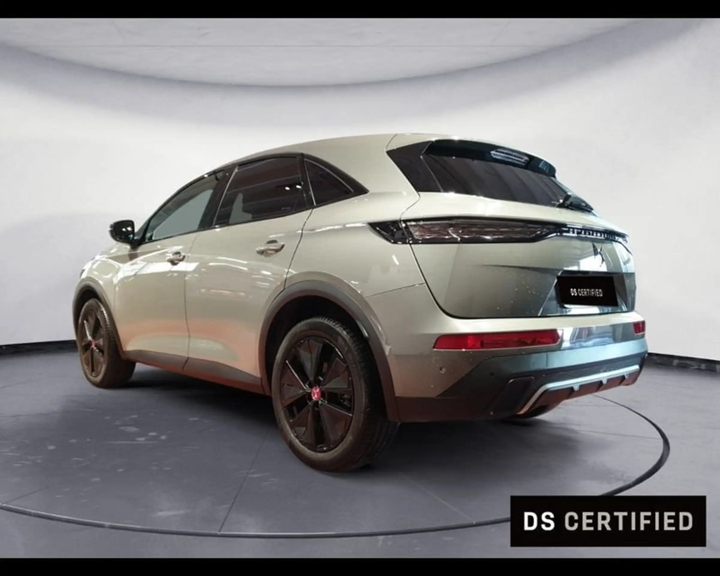 DS Automobiles - DS 7 Crossback