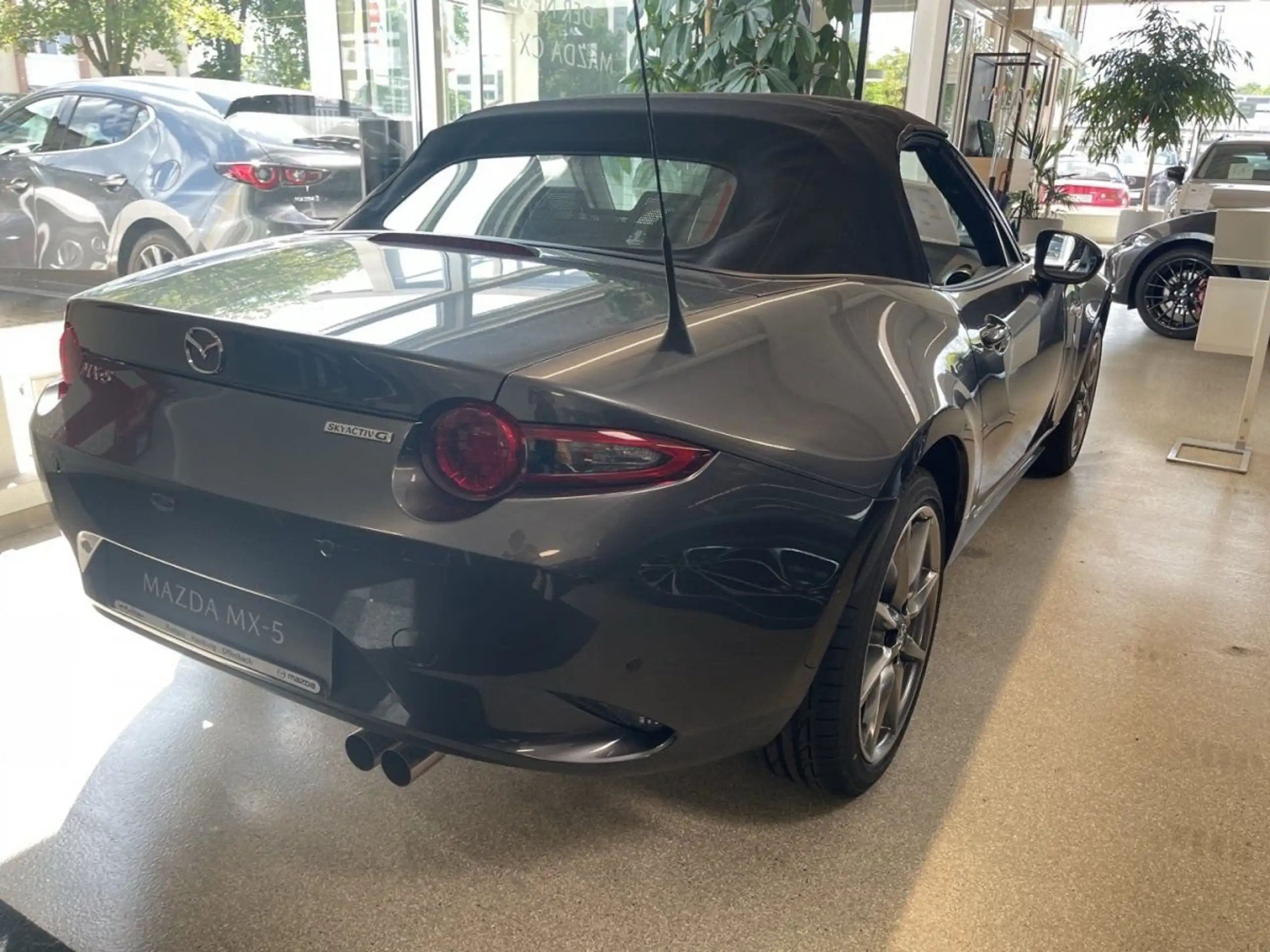 Mazda - MX-5