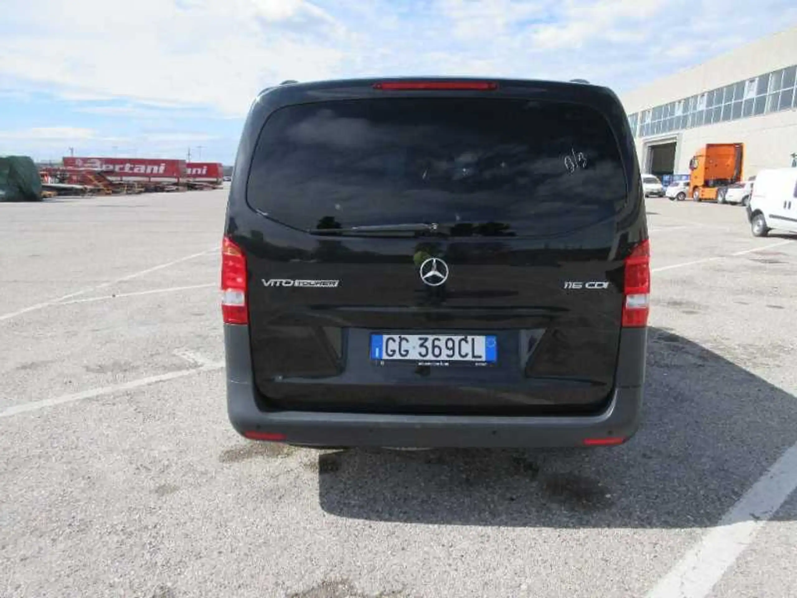 Mercedes-Benz - Vito