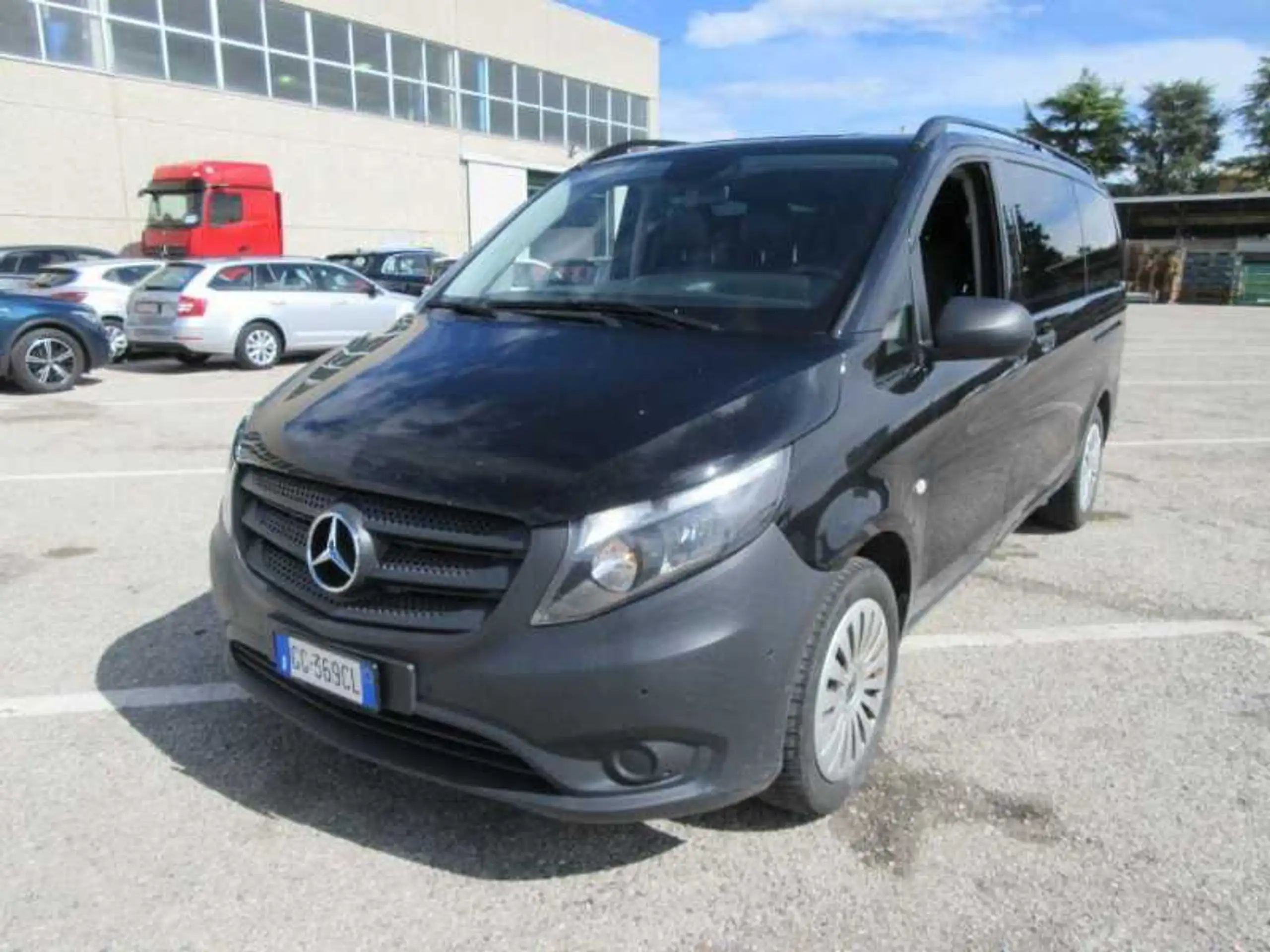 Mercedes-Benz - Vito