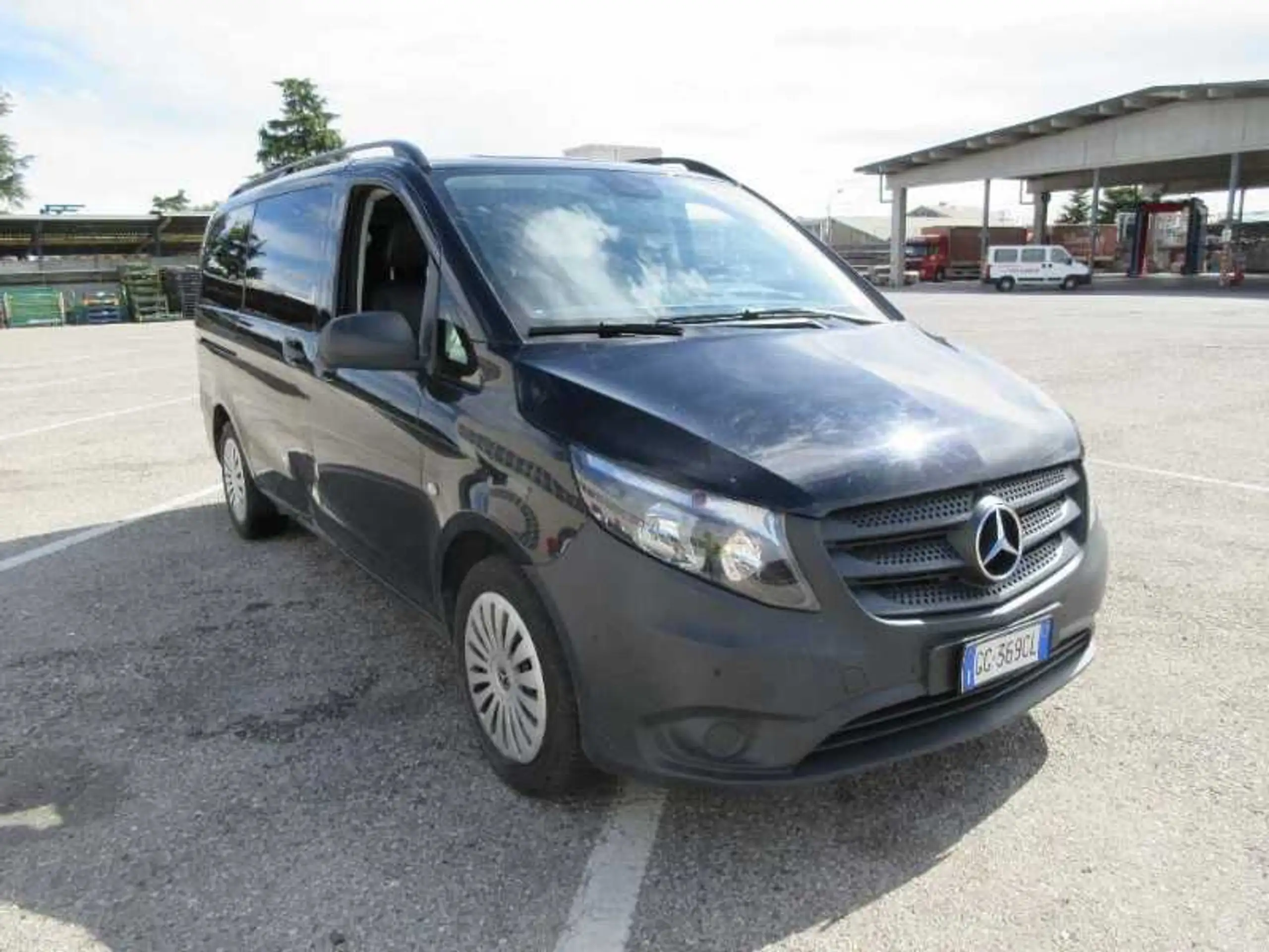 Mercedes-Benz - Vito