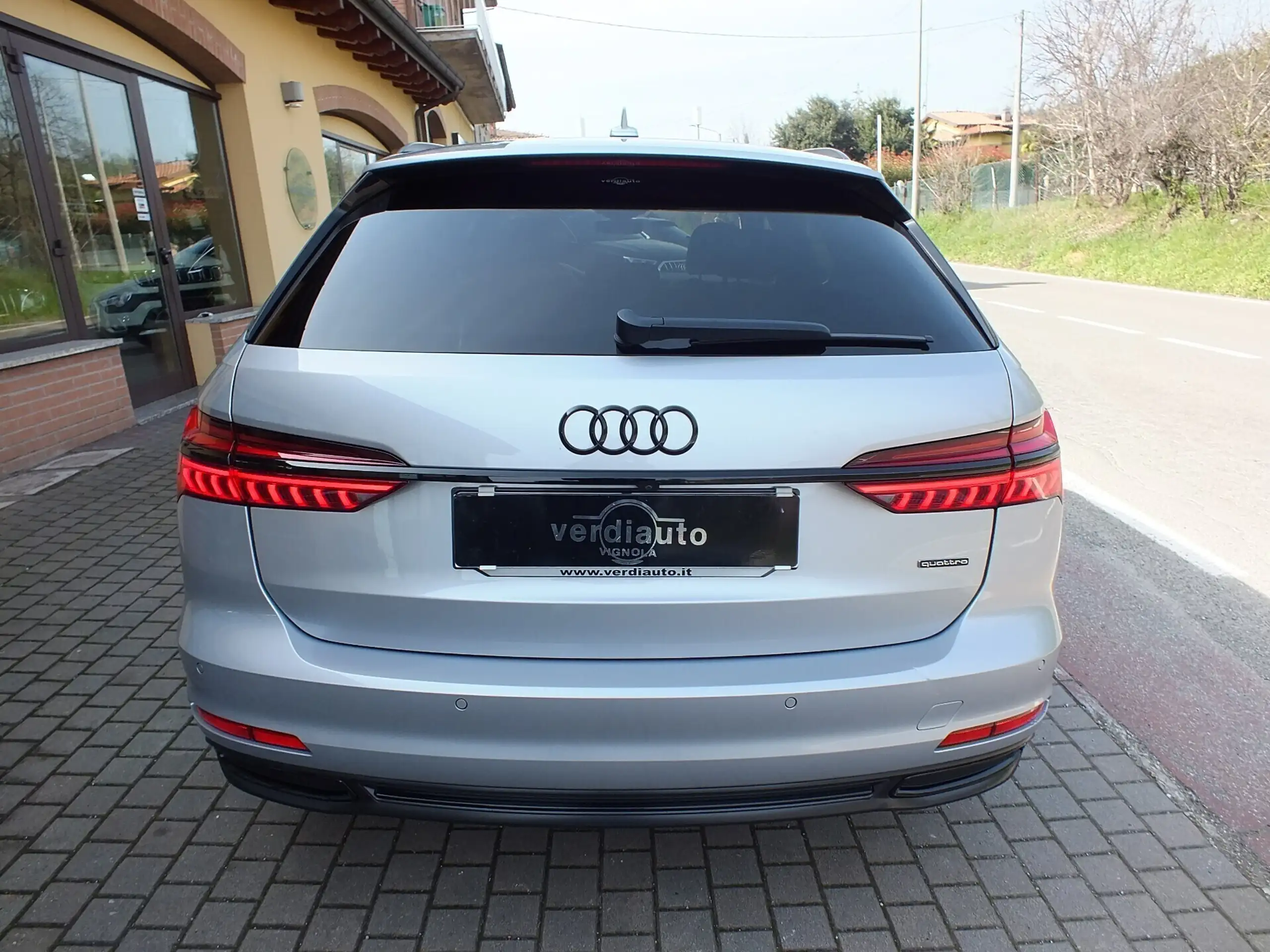 Audi - A6