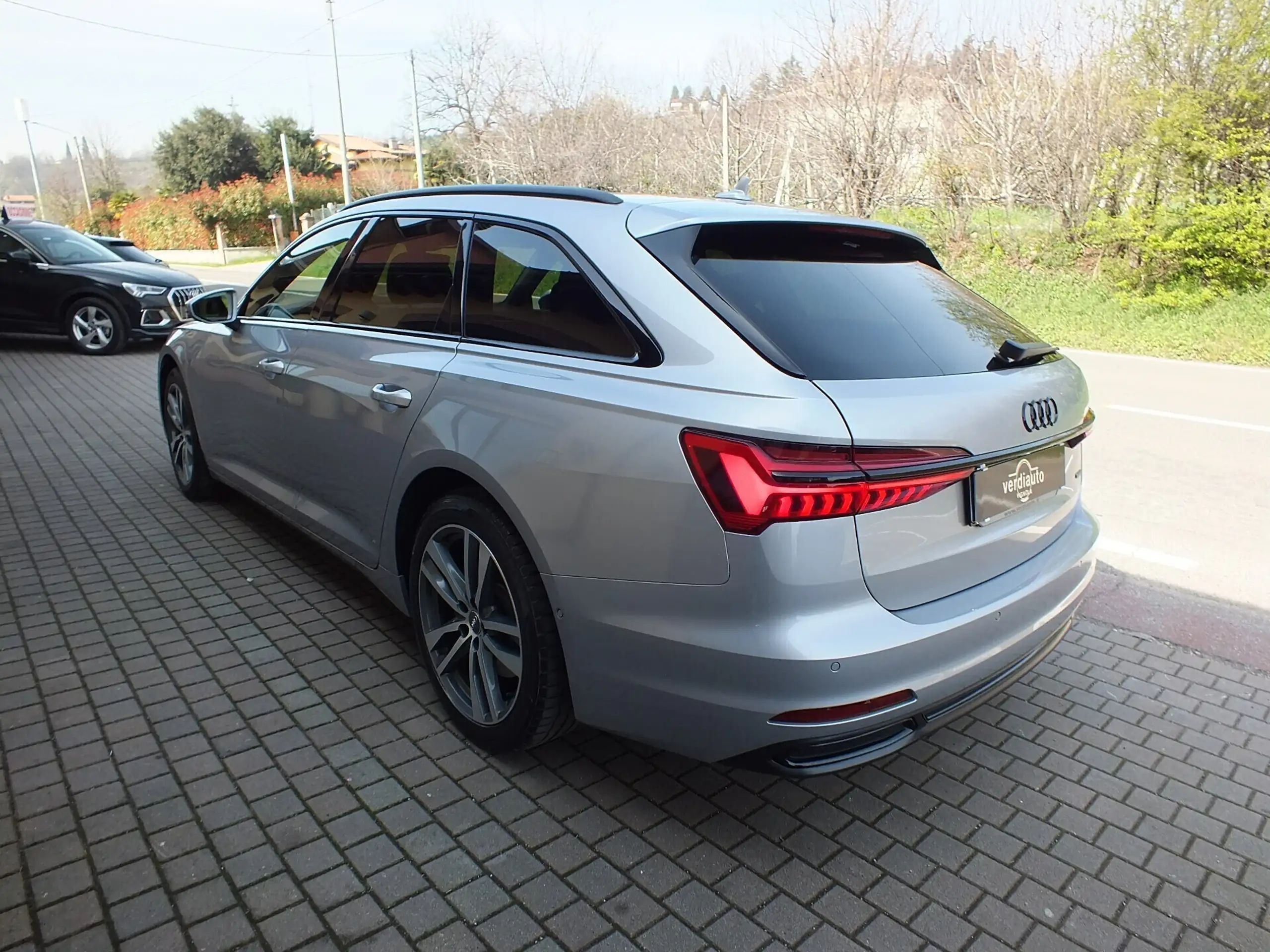 Audi - A6