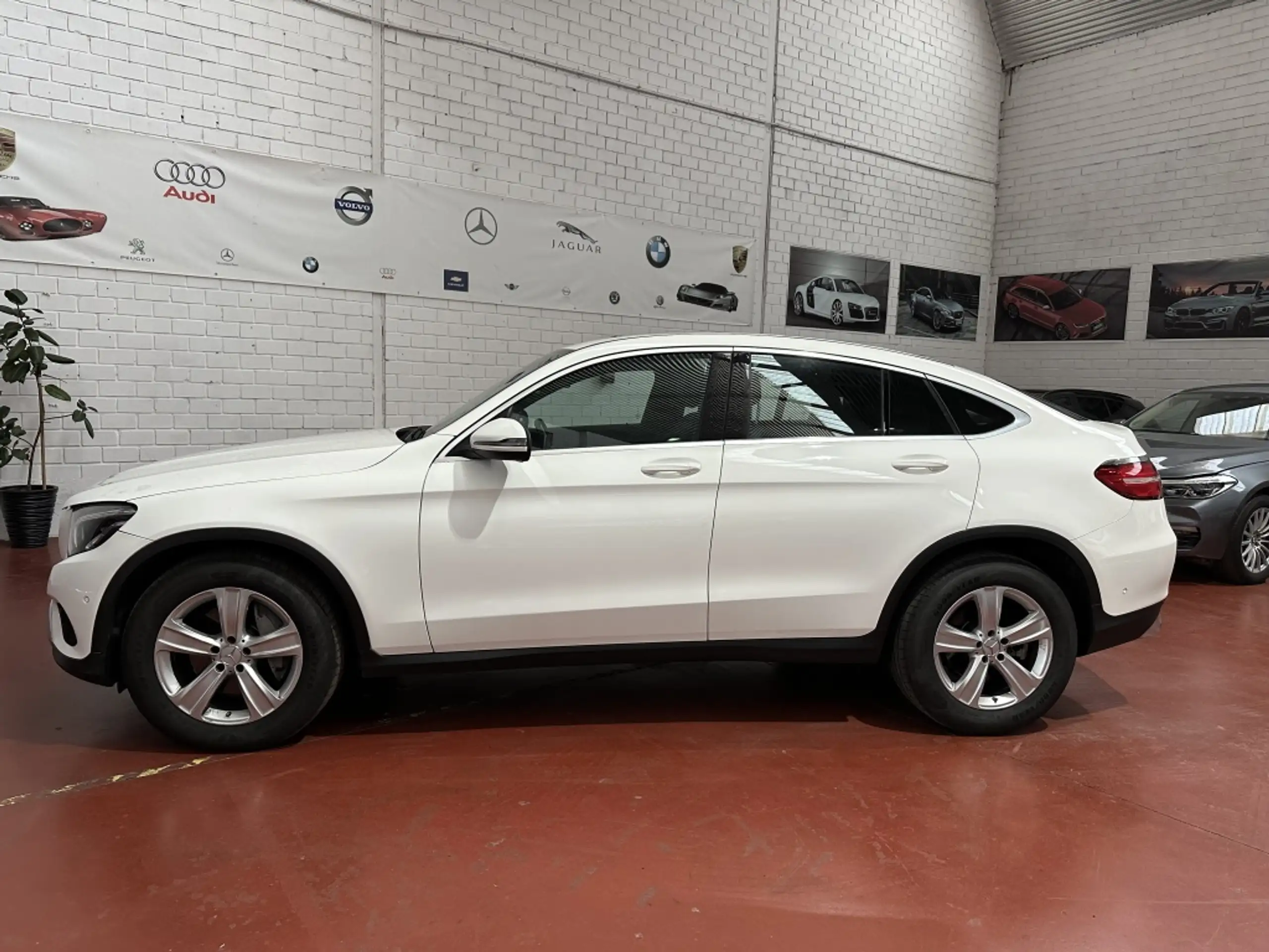 Mercedes-Benz - GLC 250