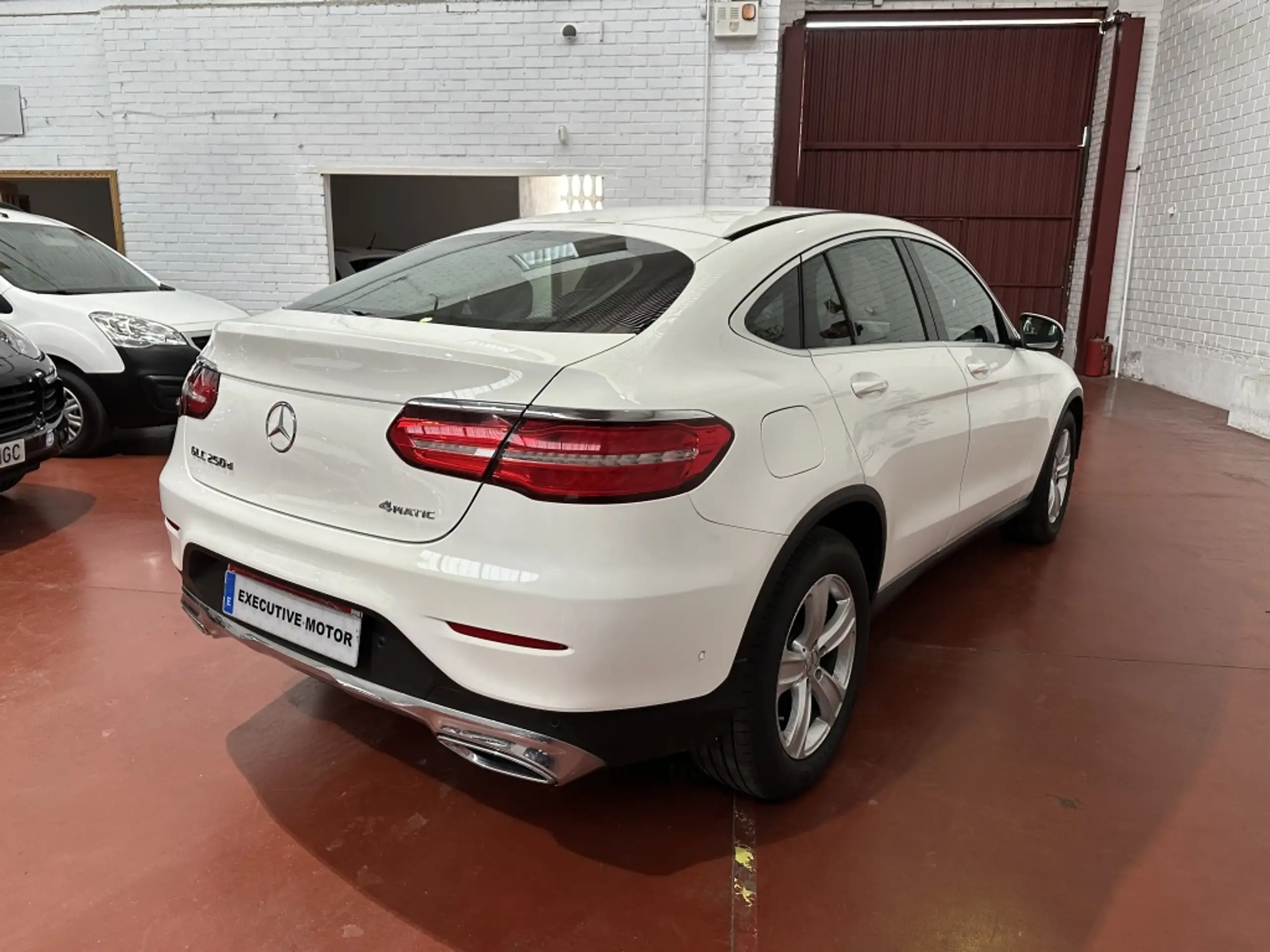 Mercedes-Benz - GLC 250