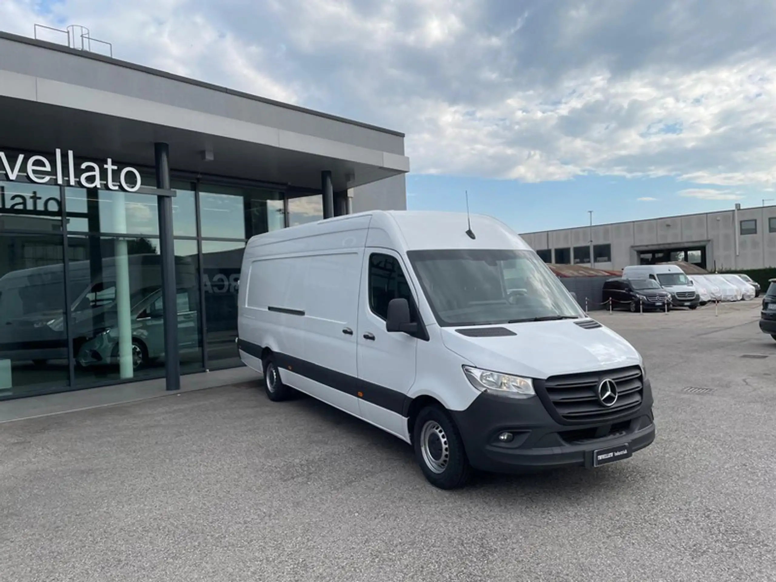 Mercedes-Benz - Sprinter