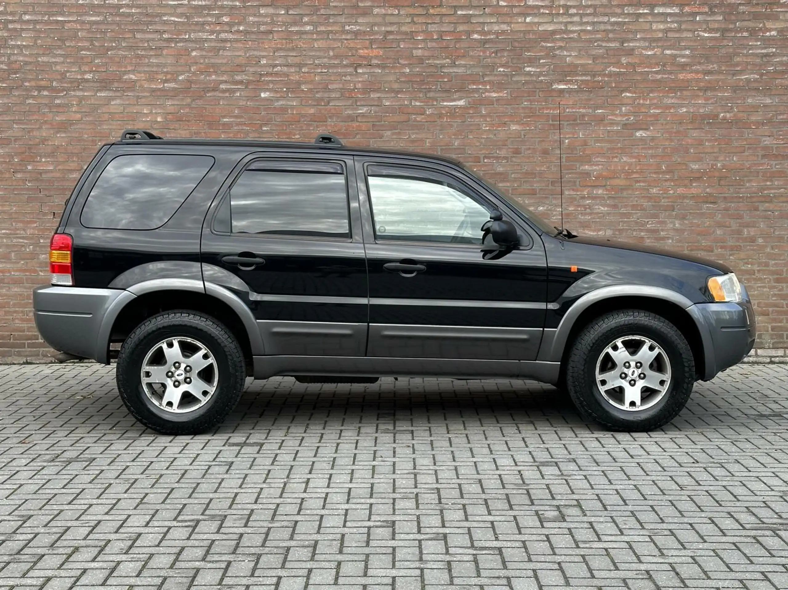 Ford - Escape