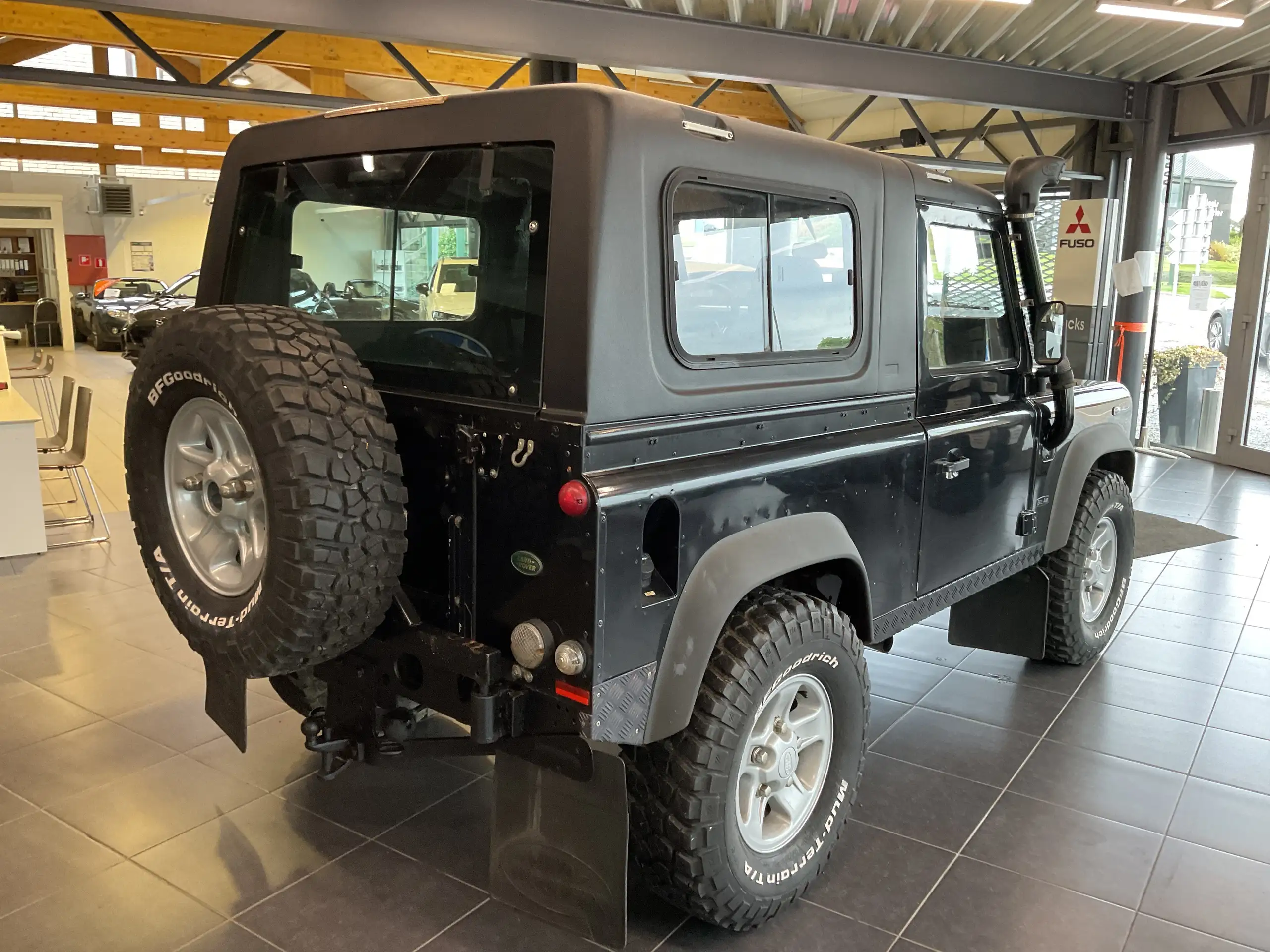 Land Rover - Defender