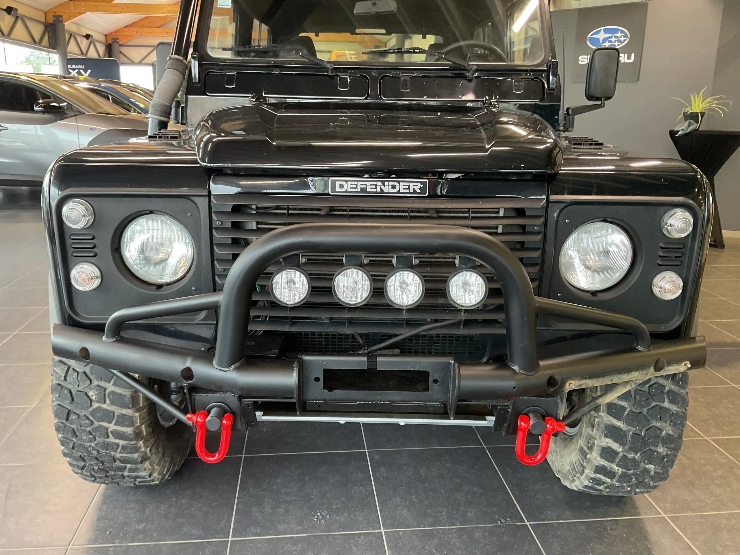 Land Rover - Defender