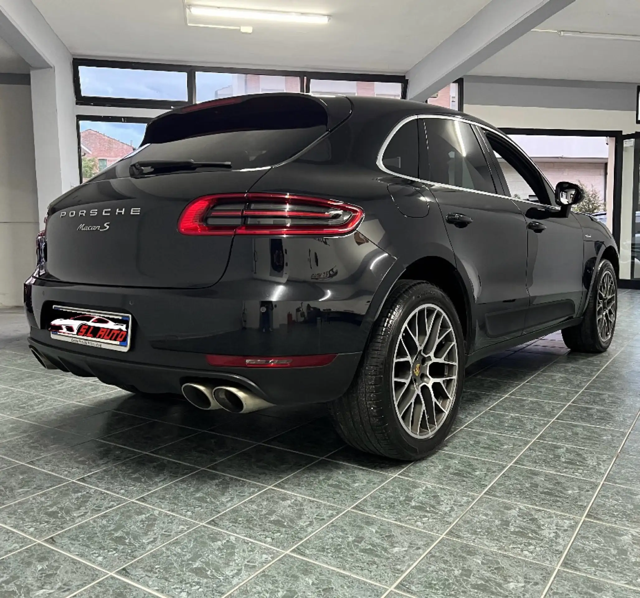 Porsche - Macan