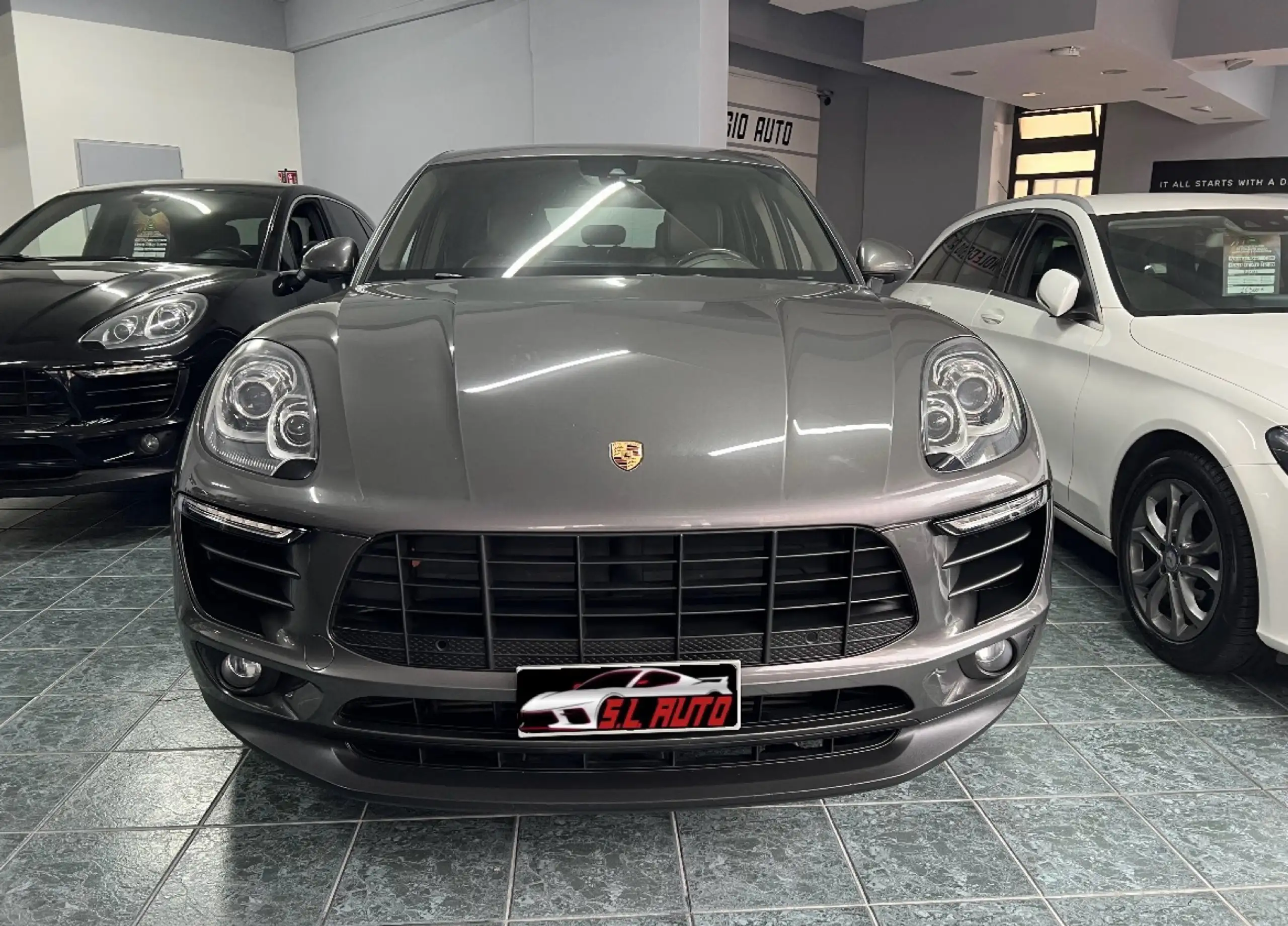 Porsche - Macan