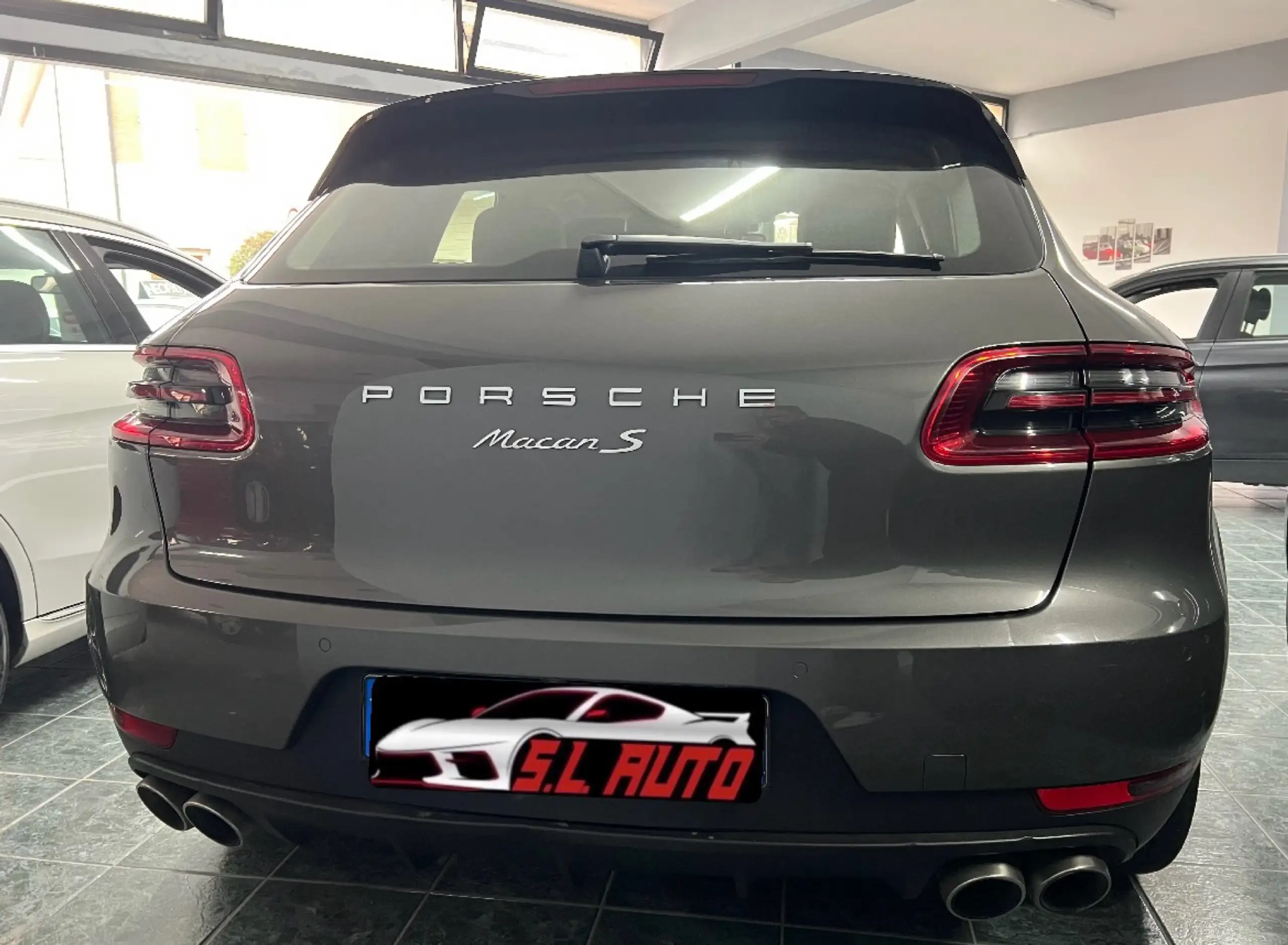 Porsche - Macan