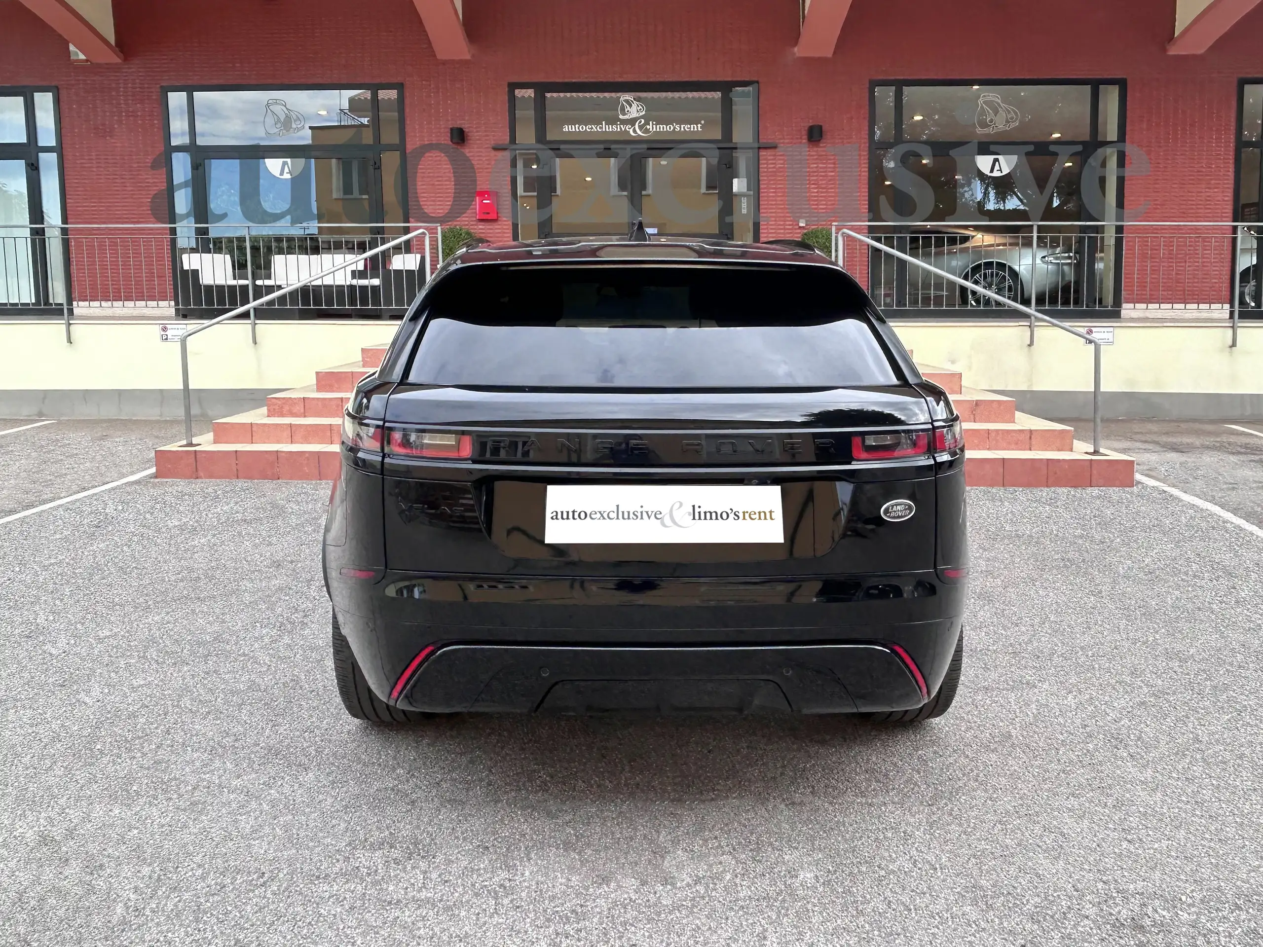 Land Rover - Range Rover Velar