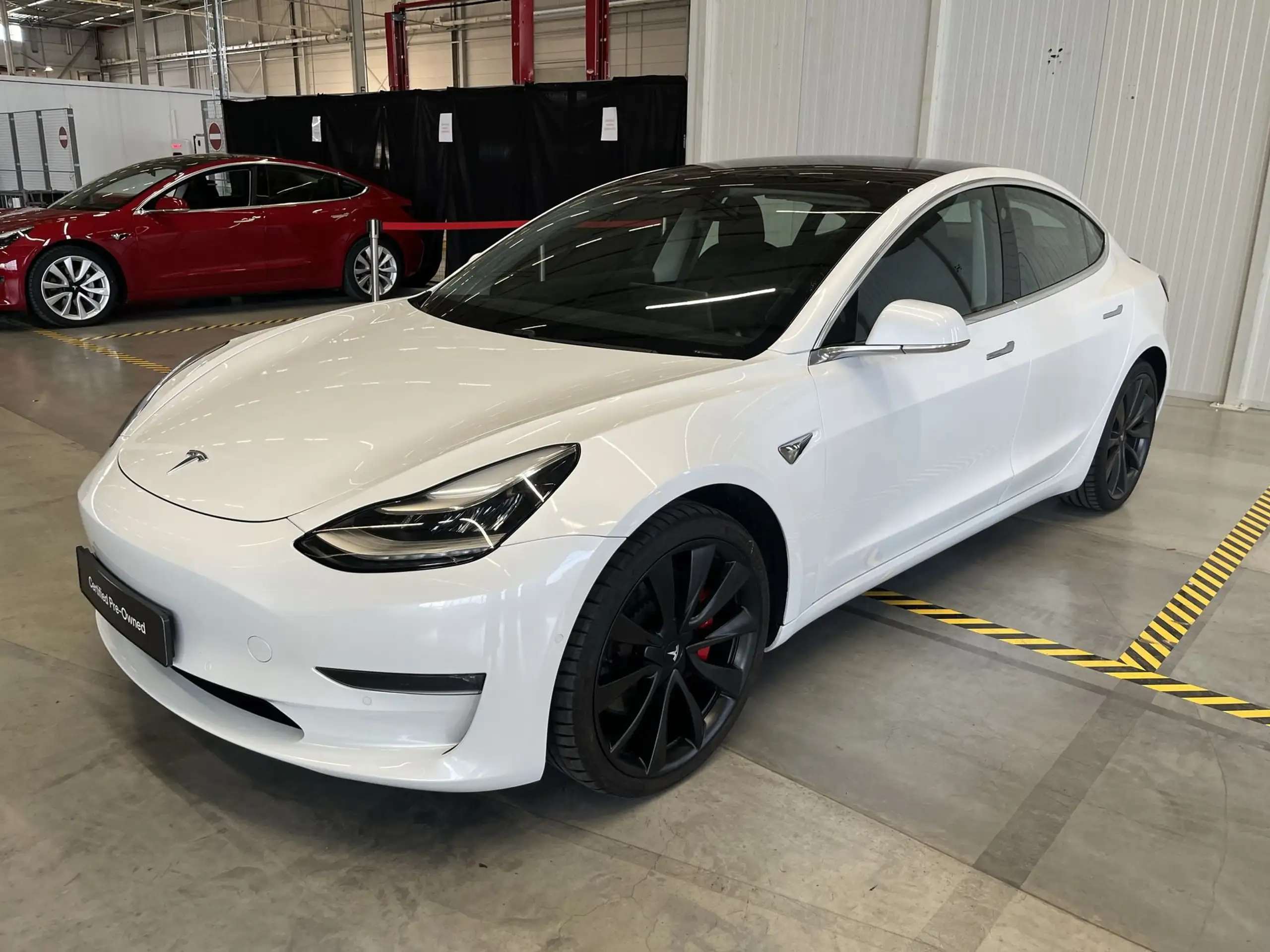 Tesla - Model 3