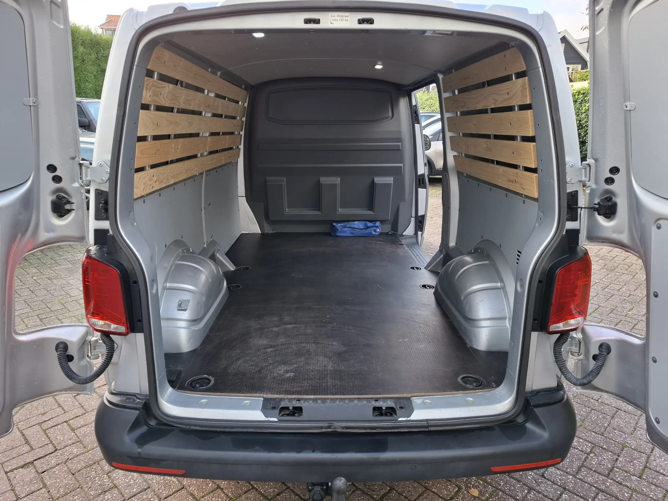 Volkswagen - T6.1 Transporter