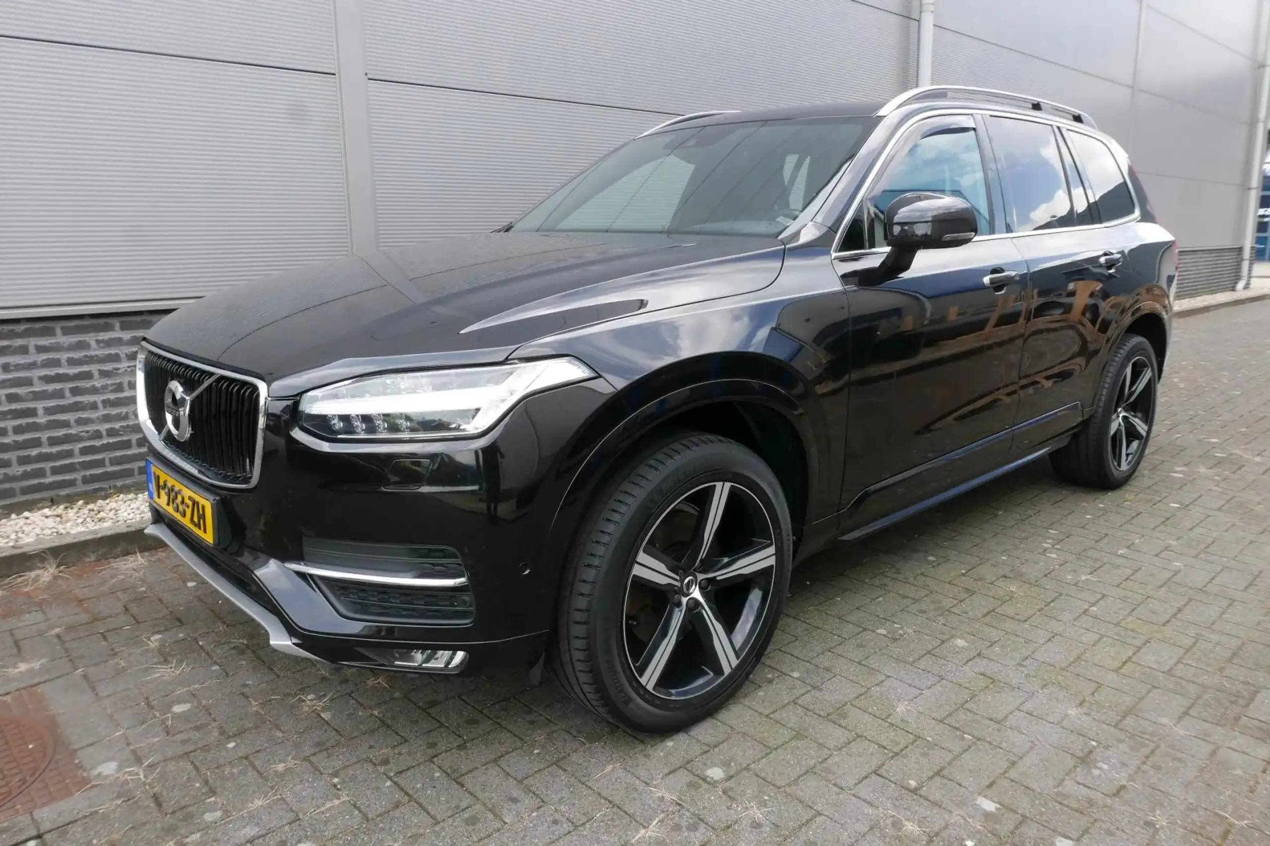 Volvo - XC90