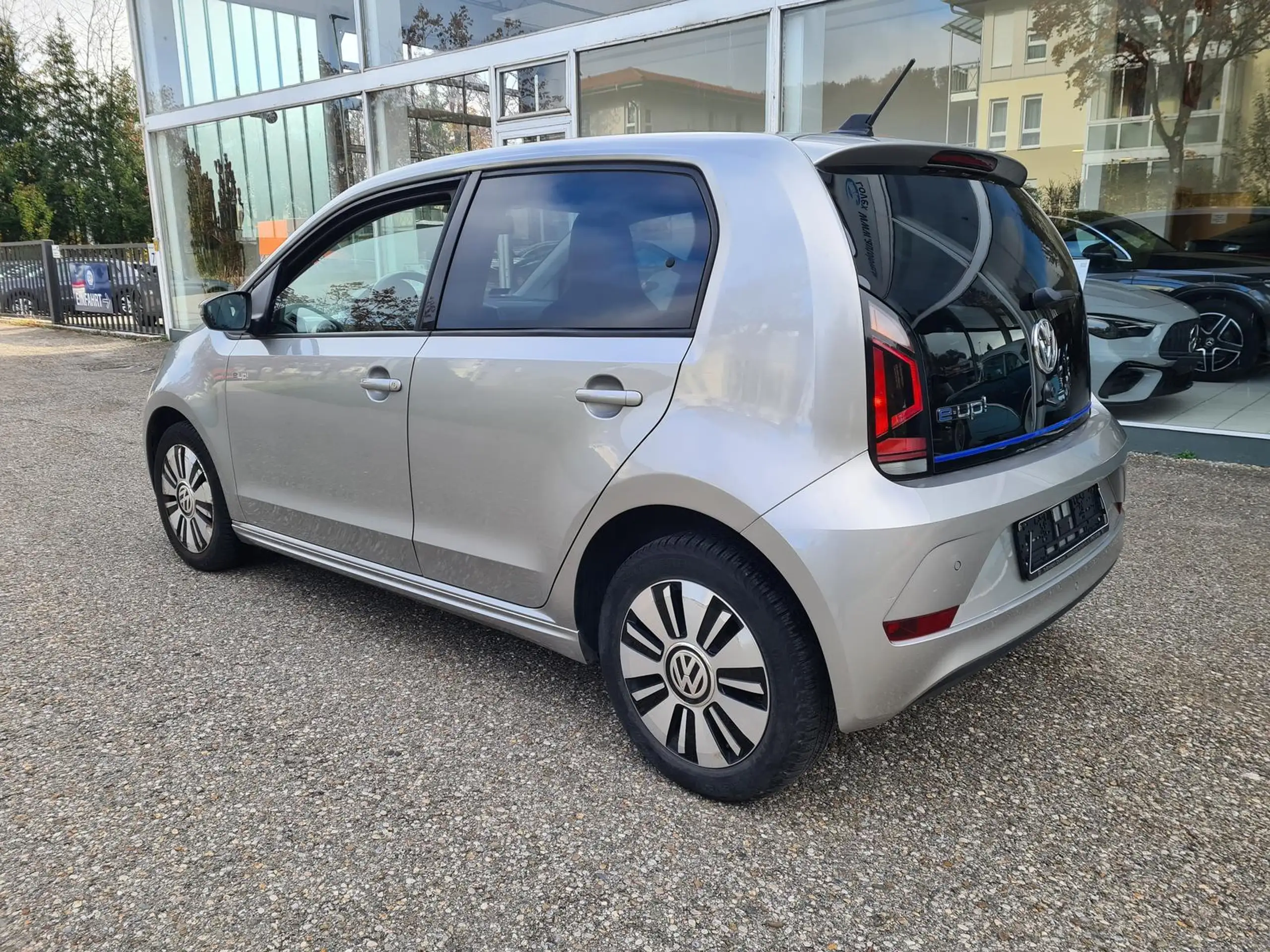 Volkswagen - e-up!