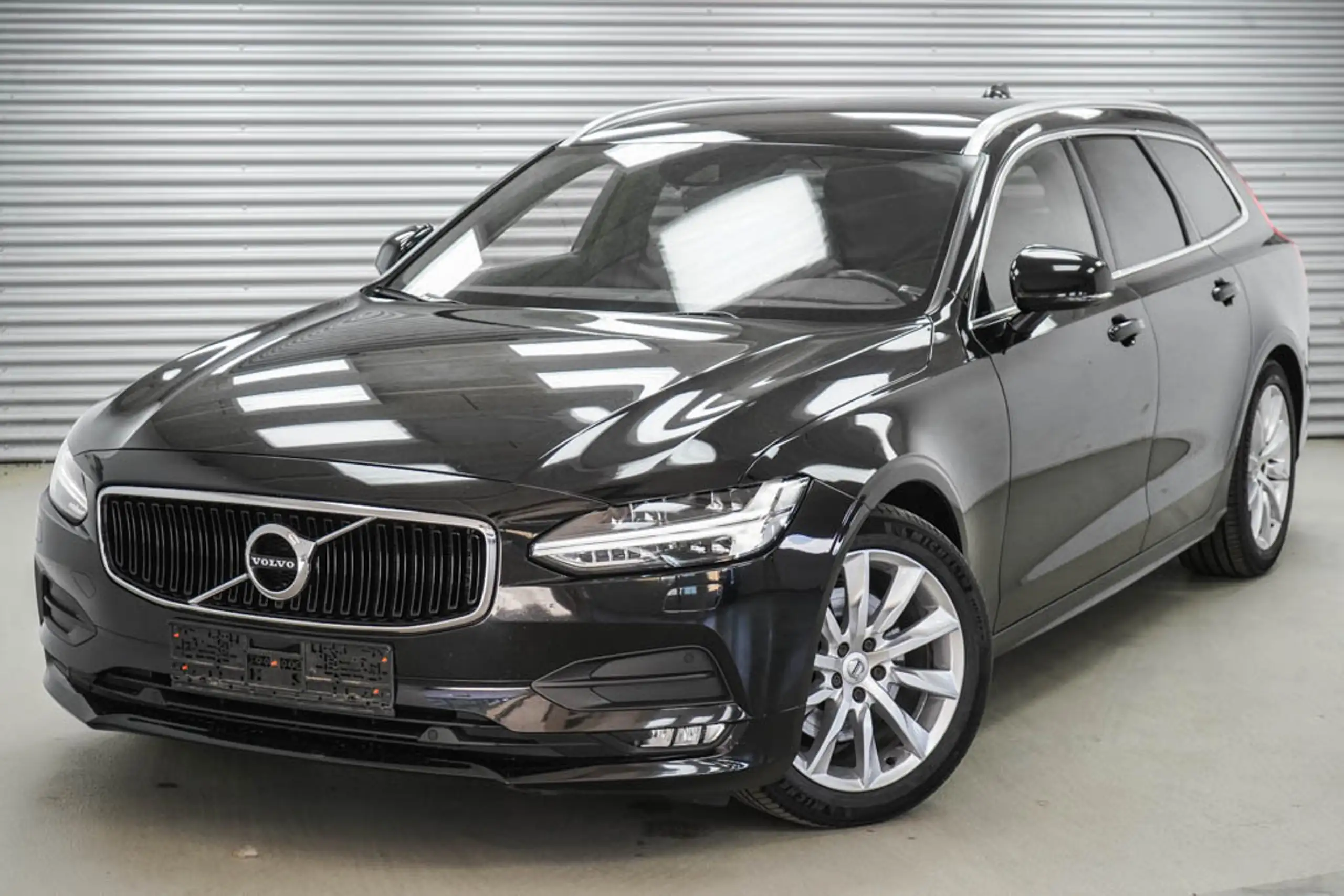 Volvo - V90