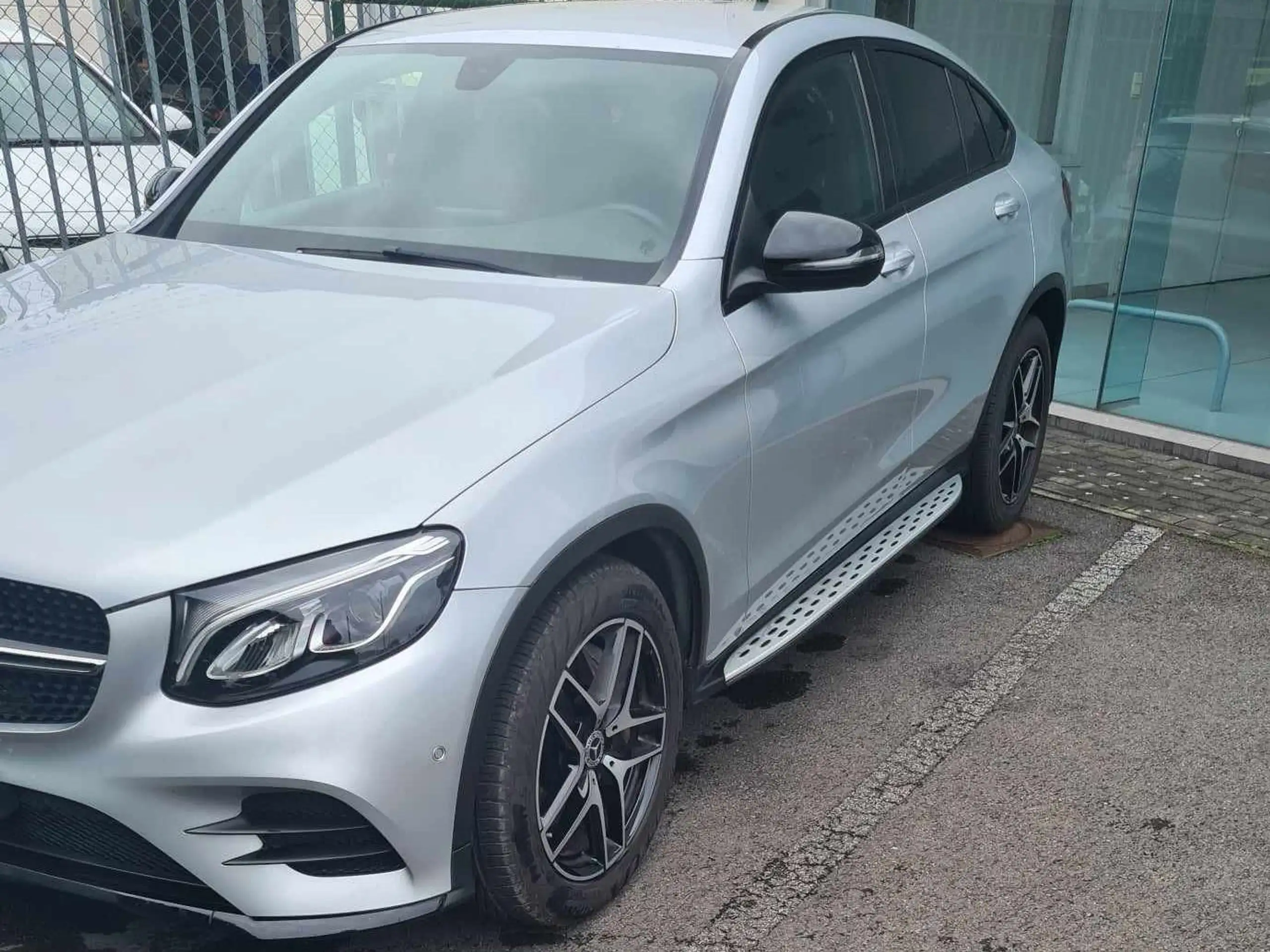 Mercedes-Benz - GLC 220