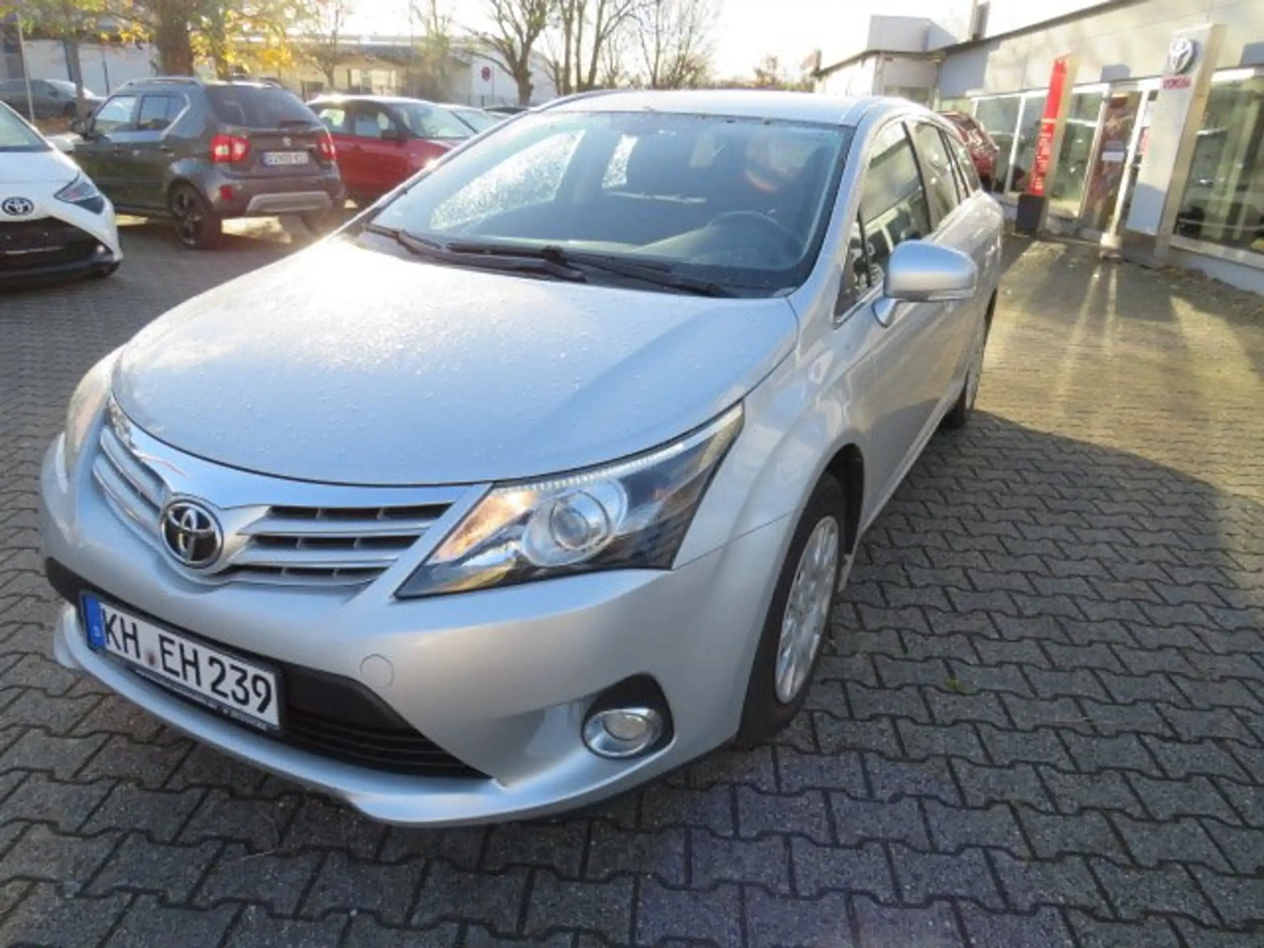 Toyota - Avensis