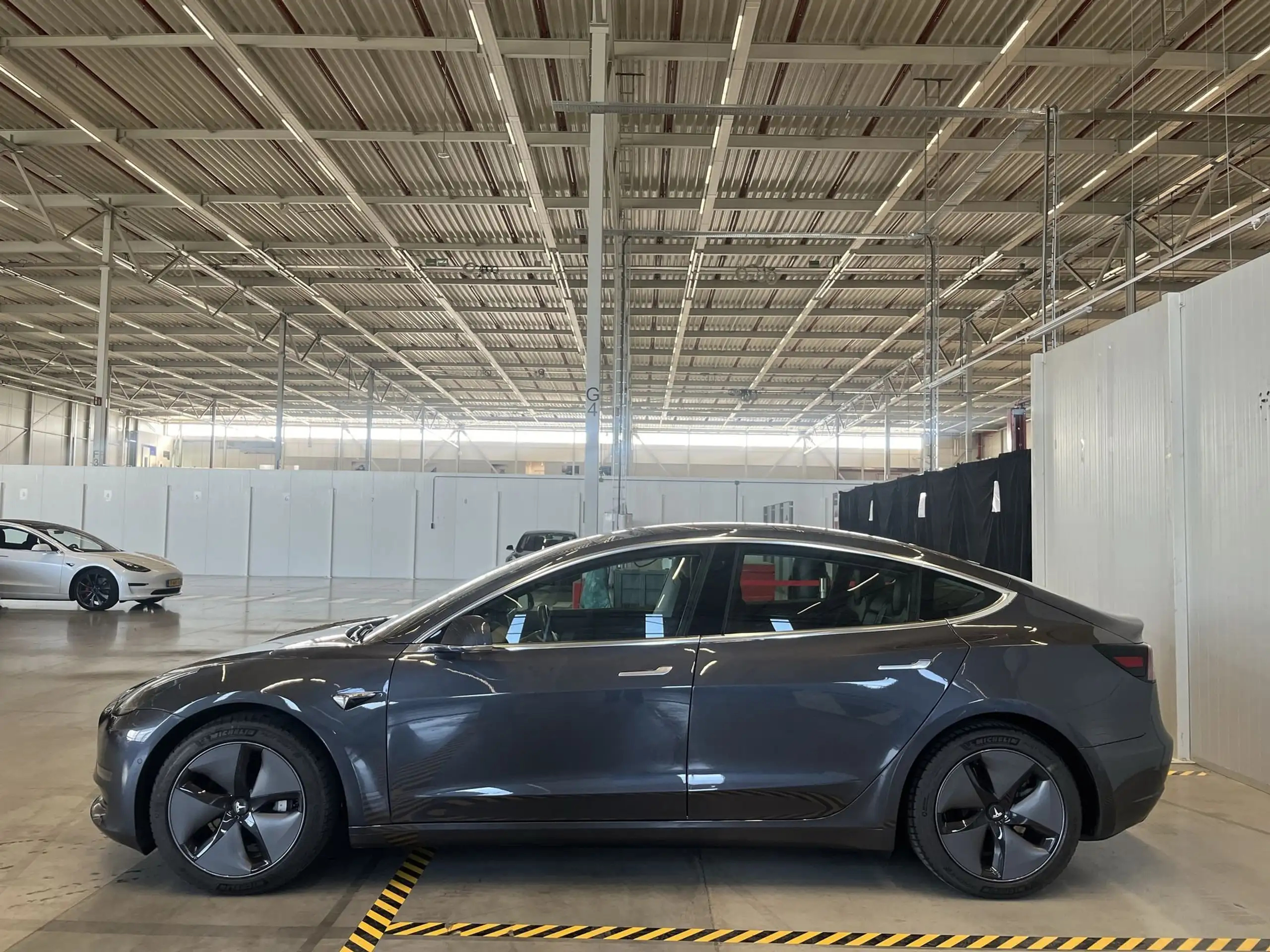 Tesla - Model 3