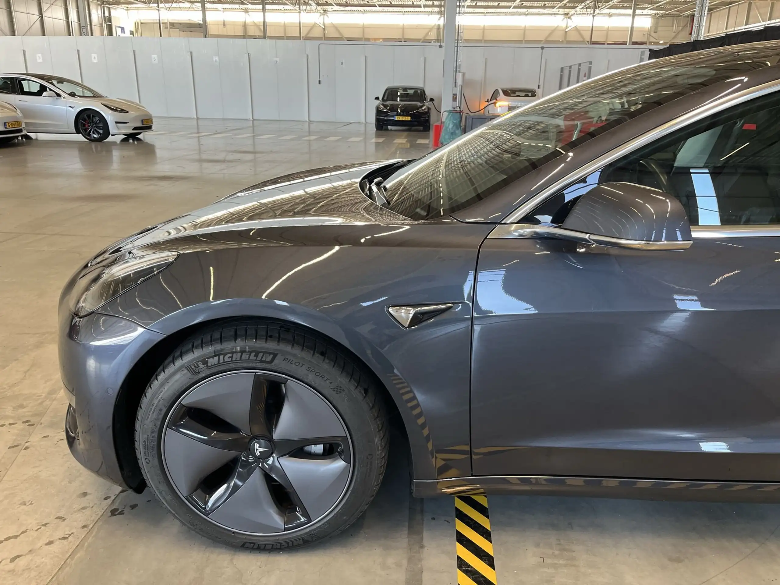 Tesla - Model 3