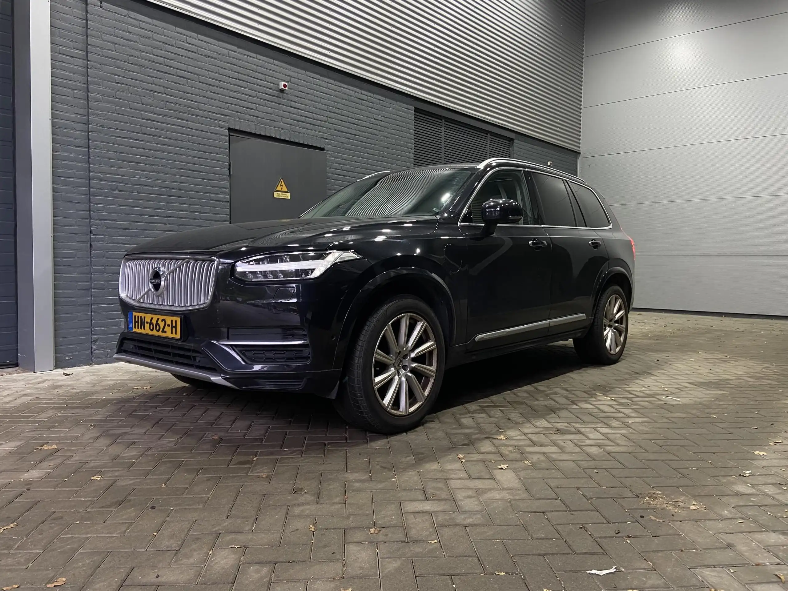 Volvo - XC90