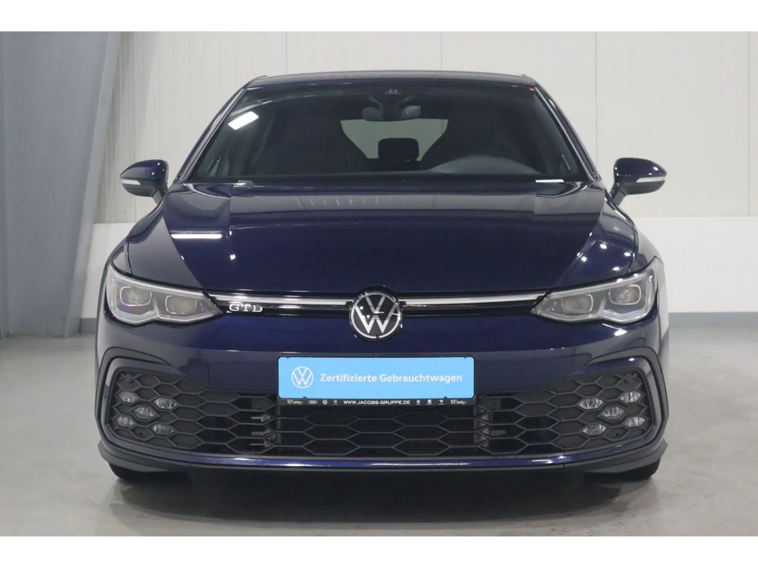 Volkswagen - Golf