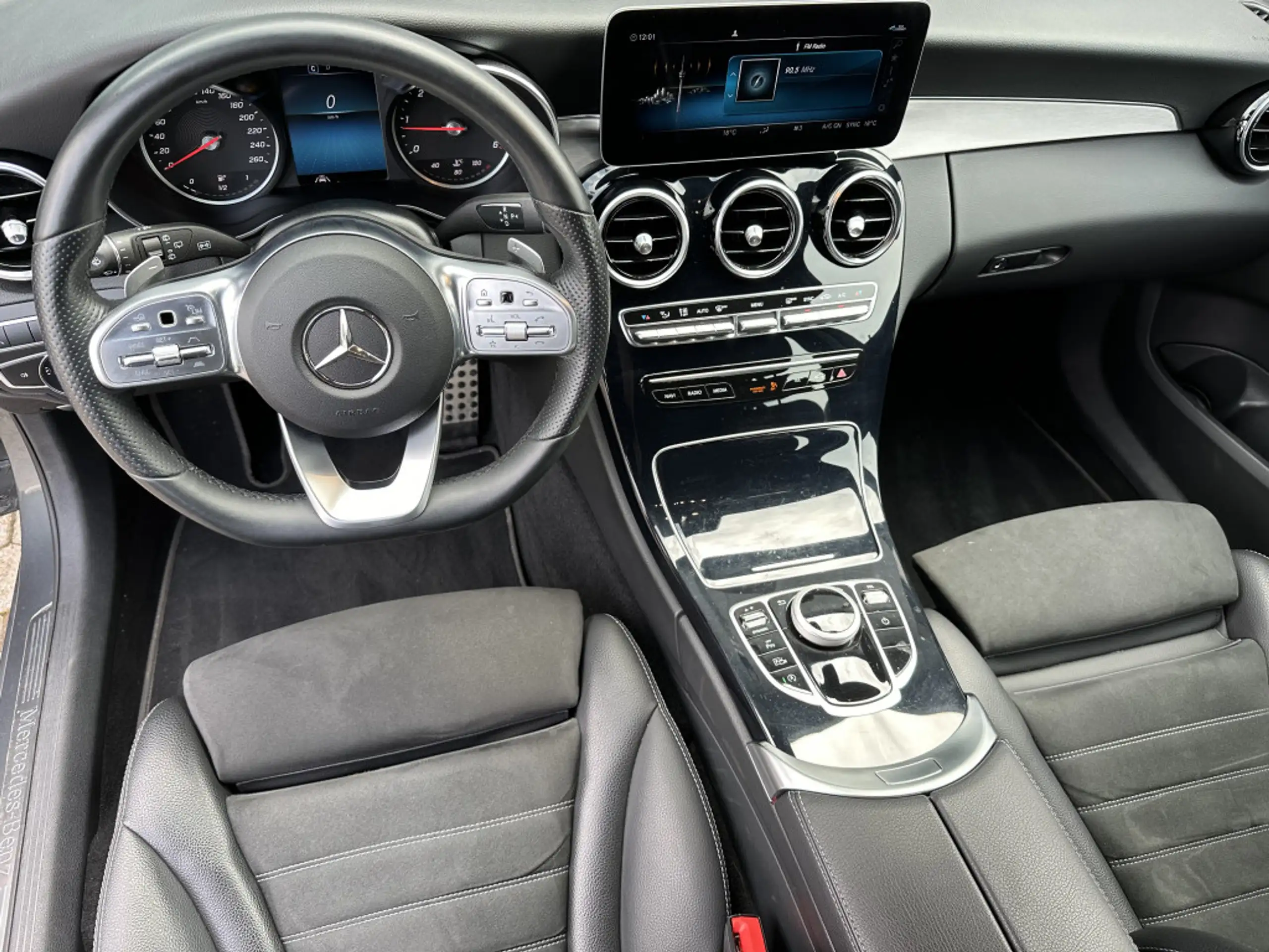 Mercedes-Benz - C 220