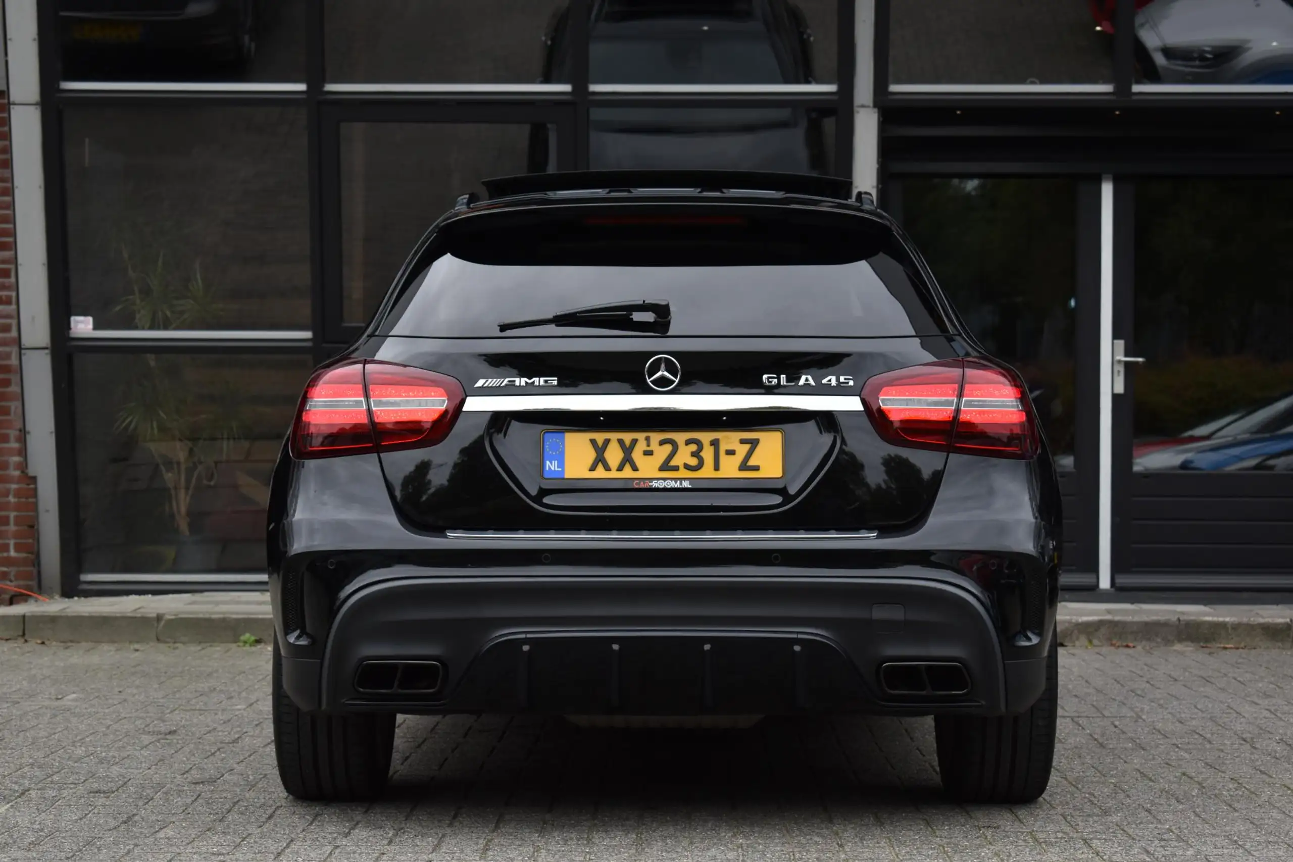 Mercedes-Benz - GLA 45 AMG