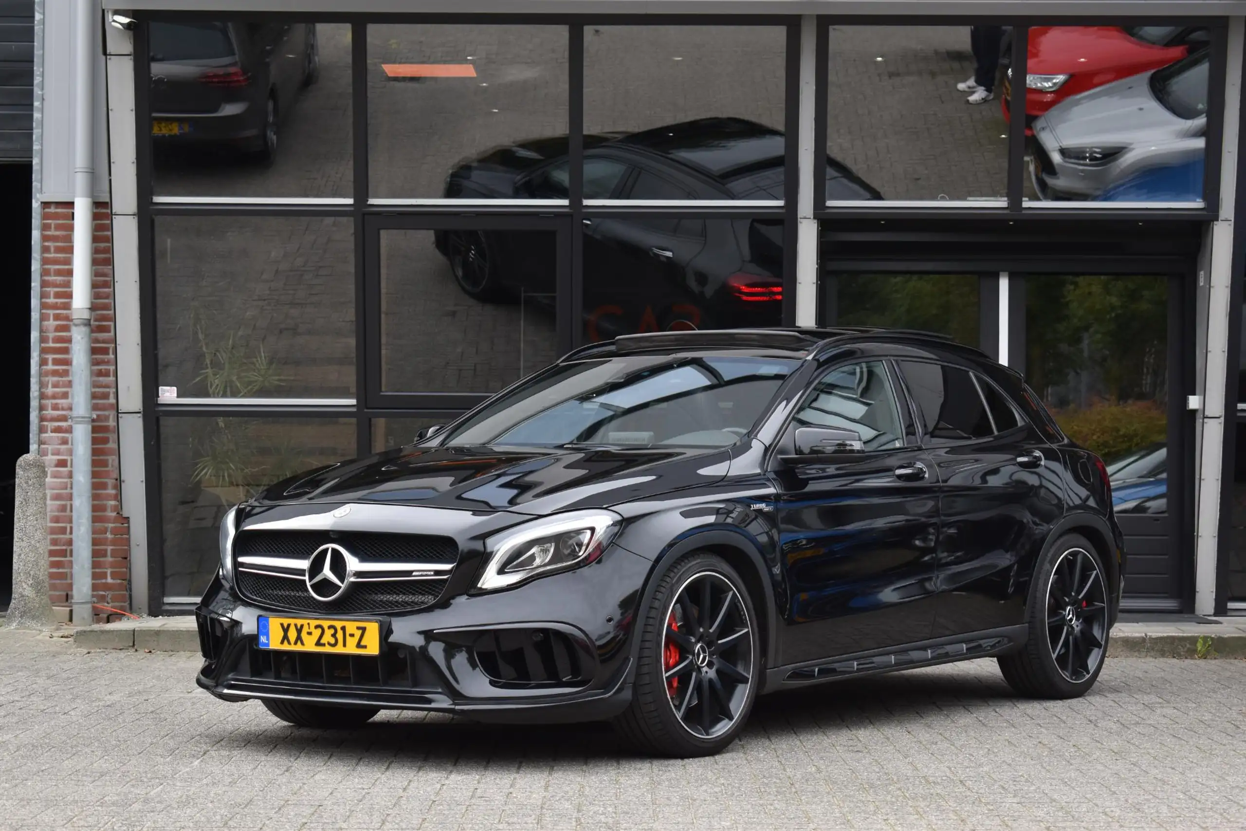 Mercedes-Benz - GLA 45 AMG