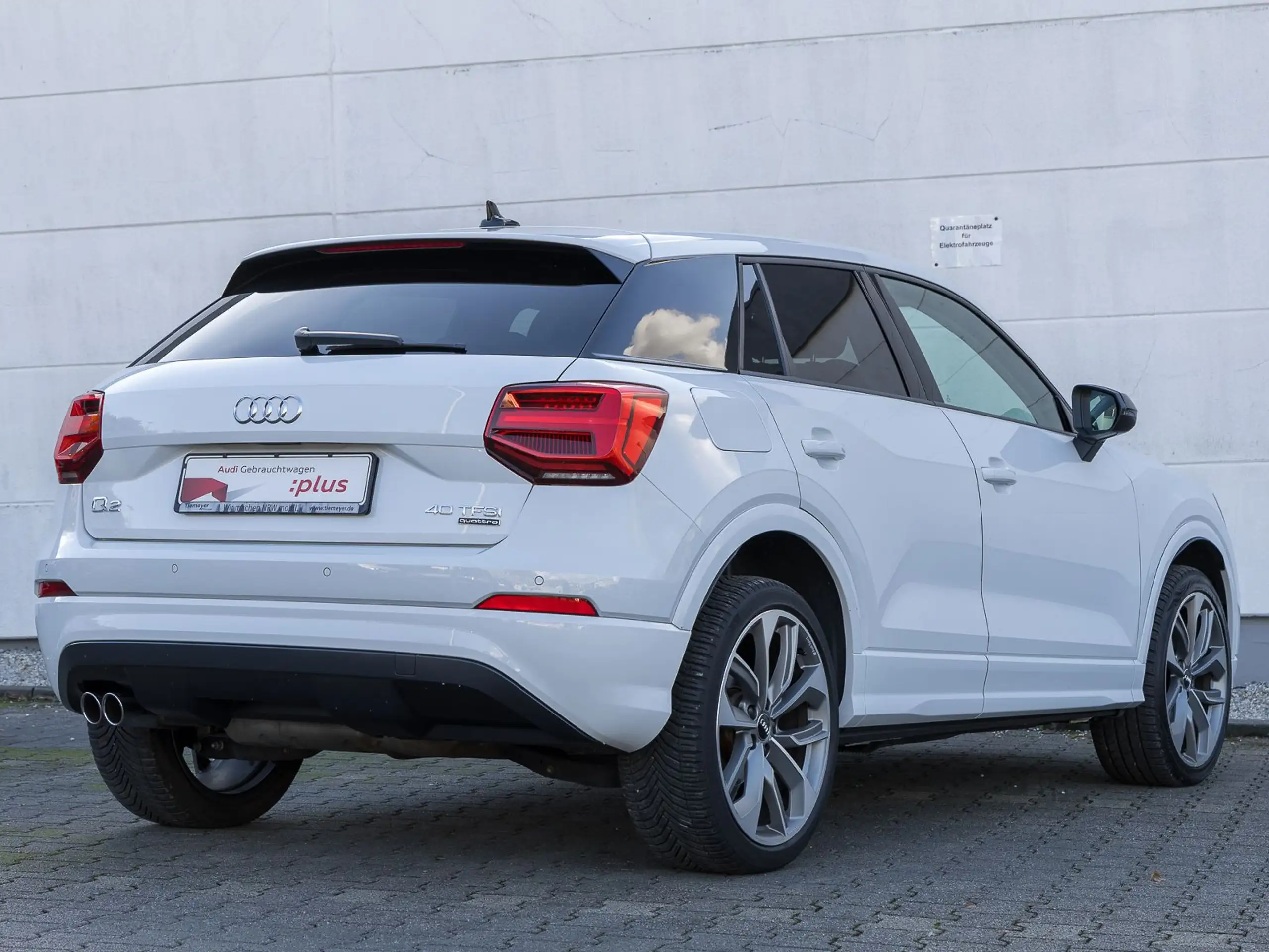 Audi - Q2