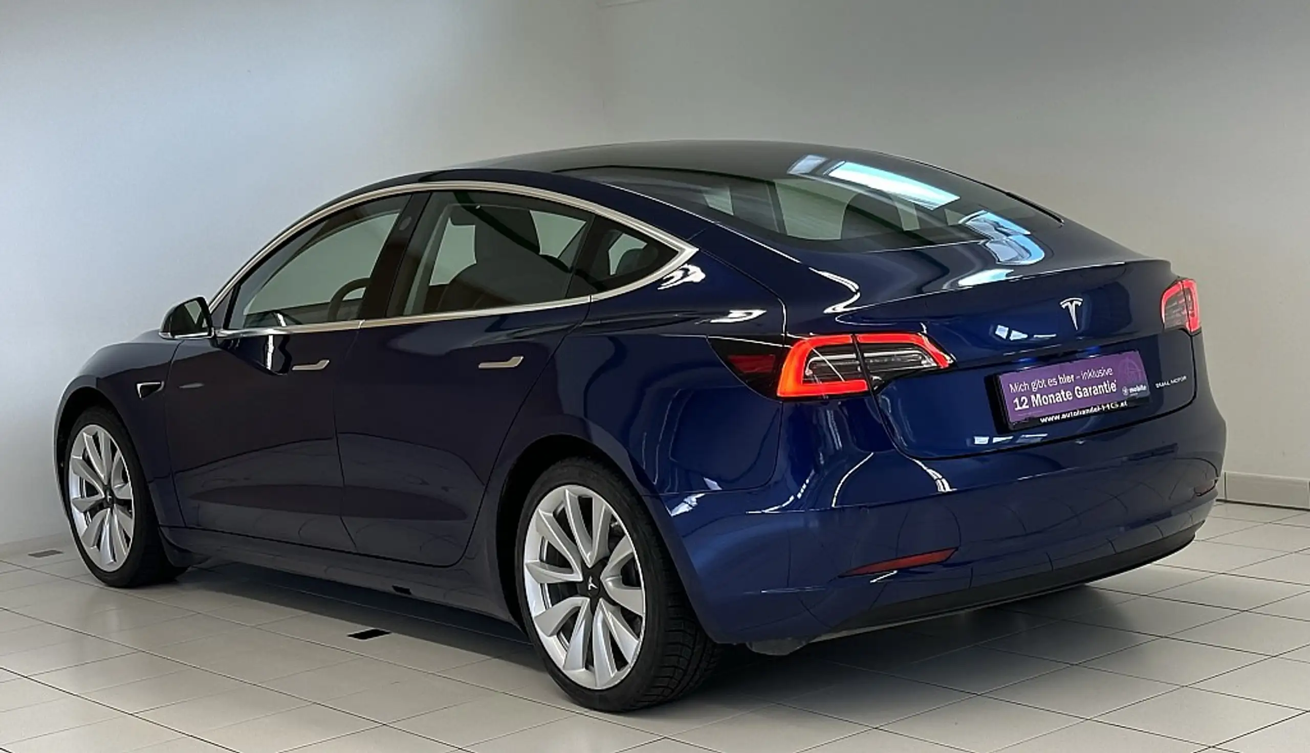 Tesla - Model 3