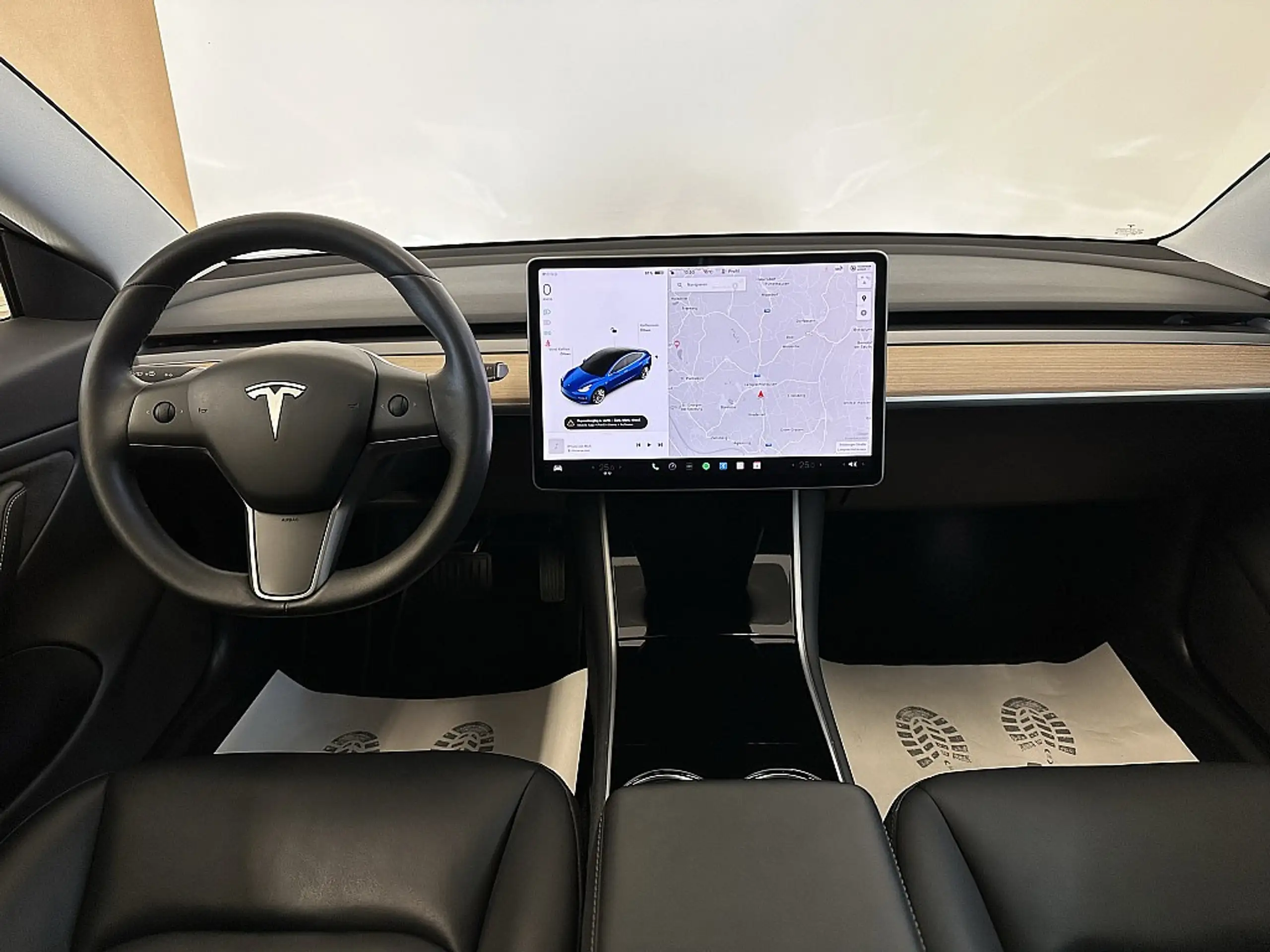 Tesla - Model 3