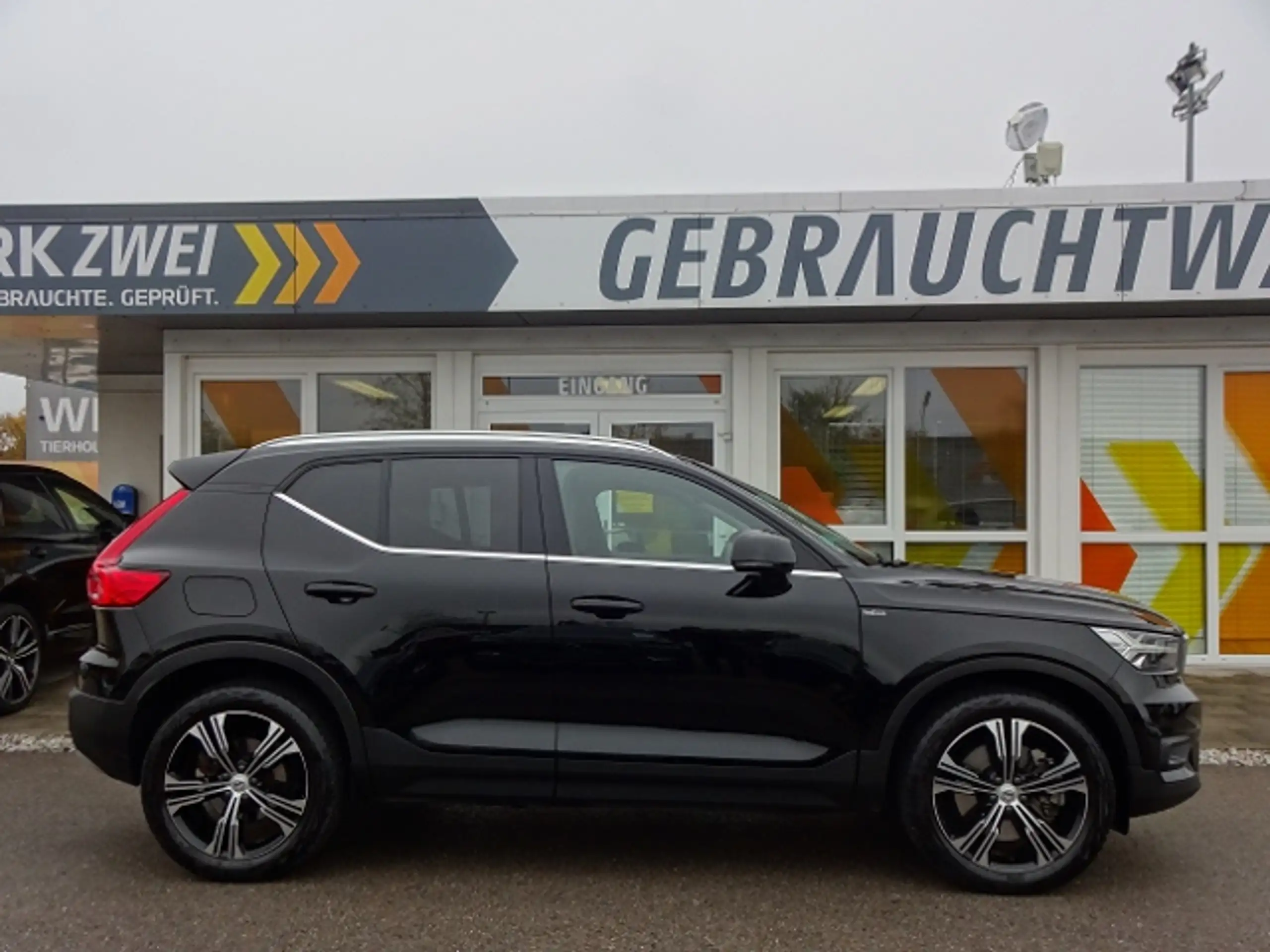 Volvo - XC40