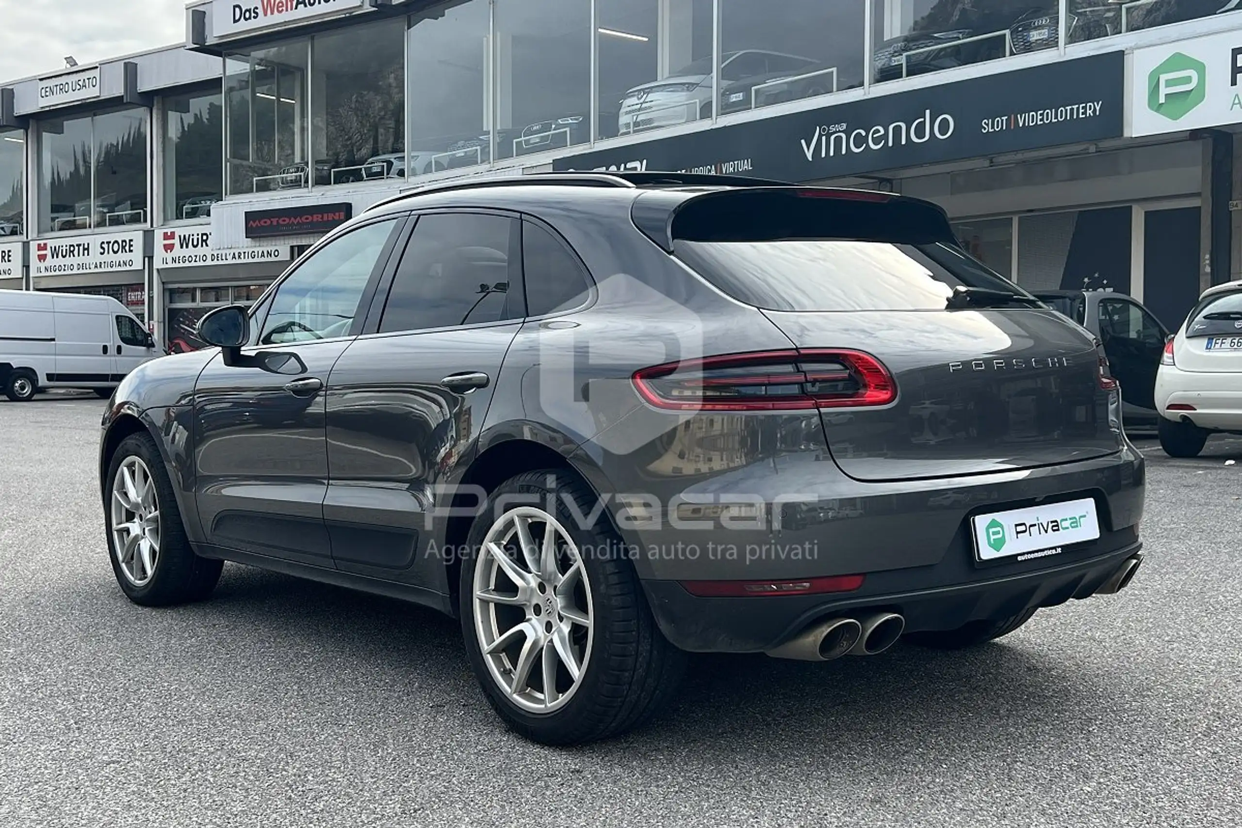 Porsche - Macan