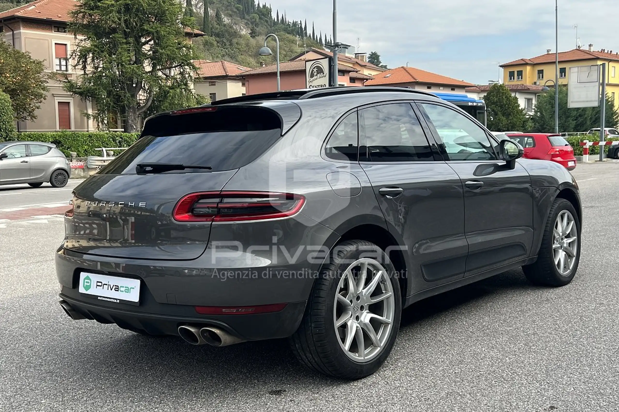 Porsche - Macan