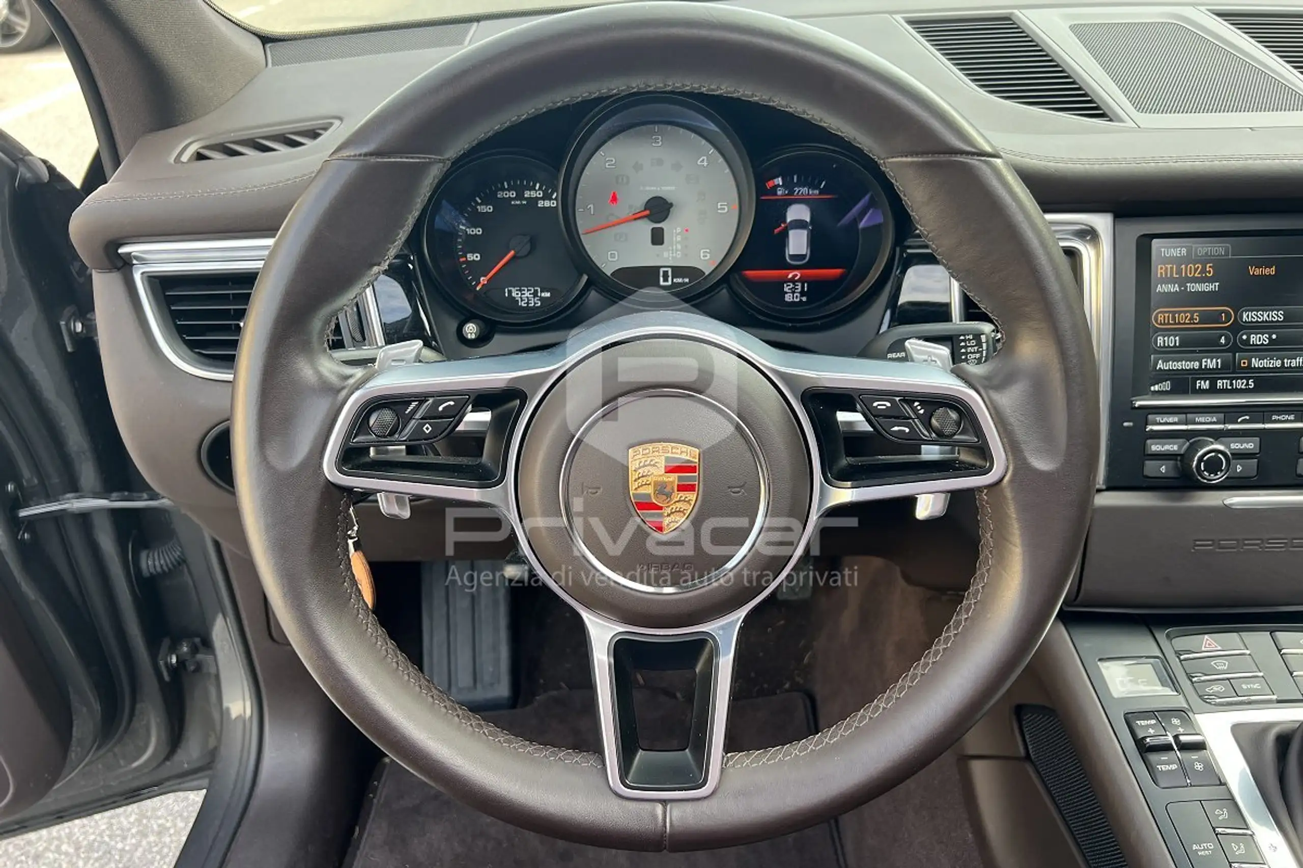 Porsche - Macan