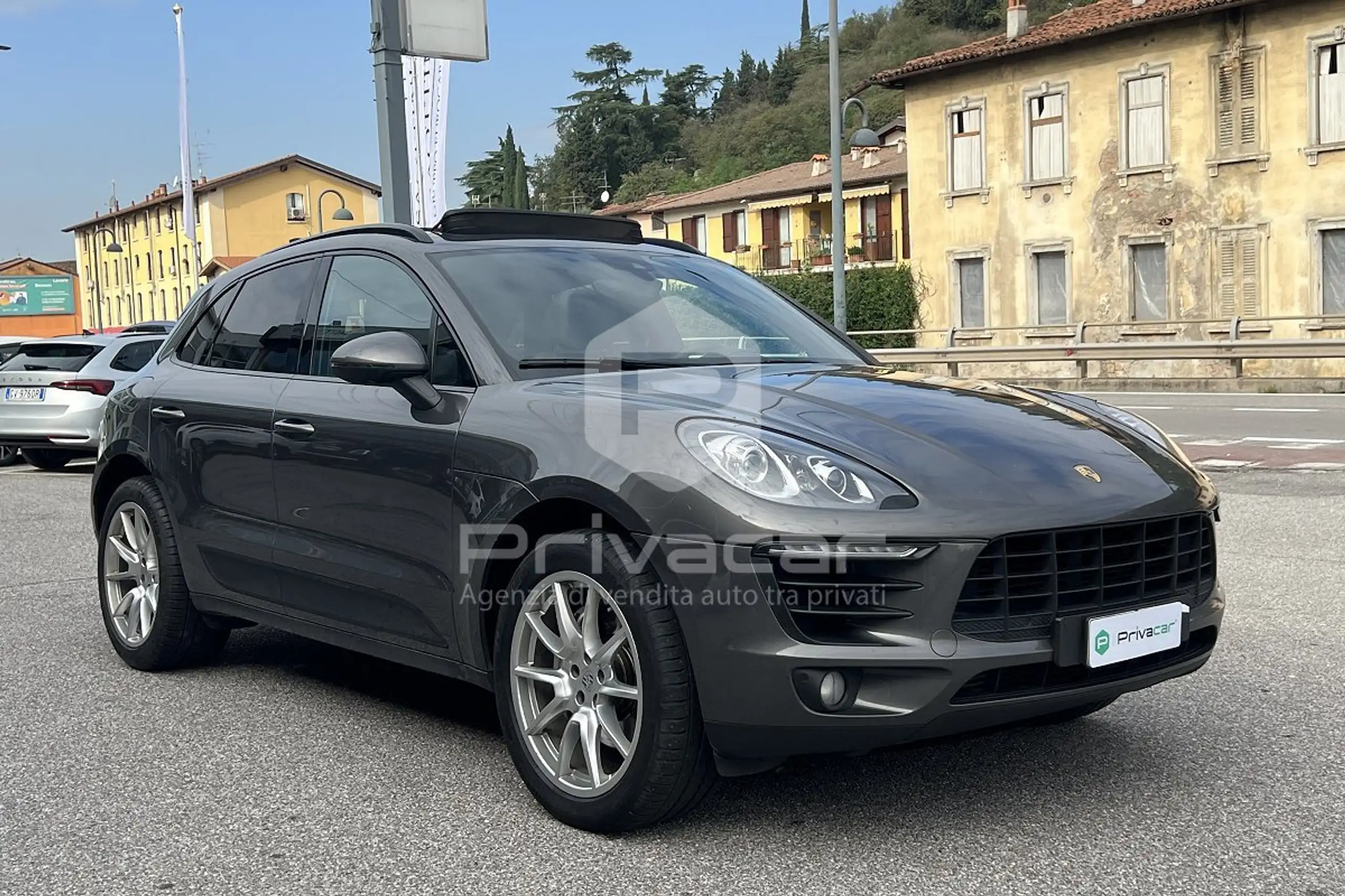 Porsche - Macan